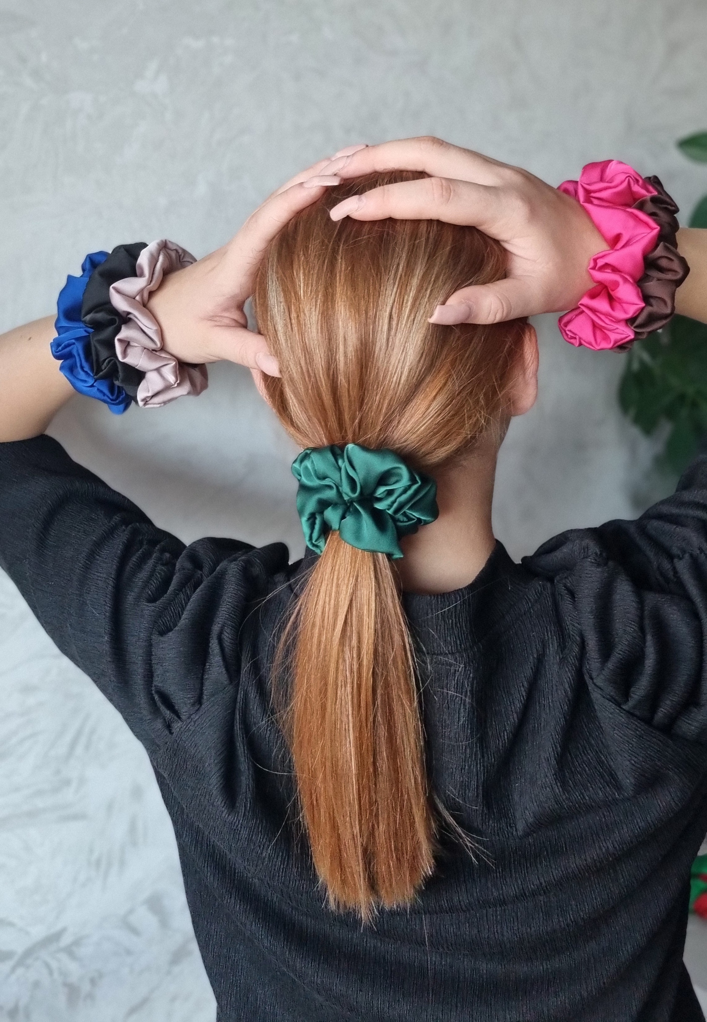 Armani plaukų gumutė "balinta kava"