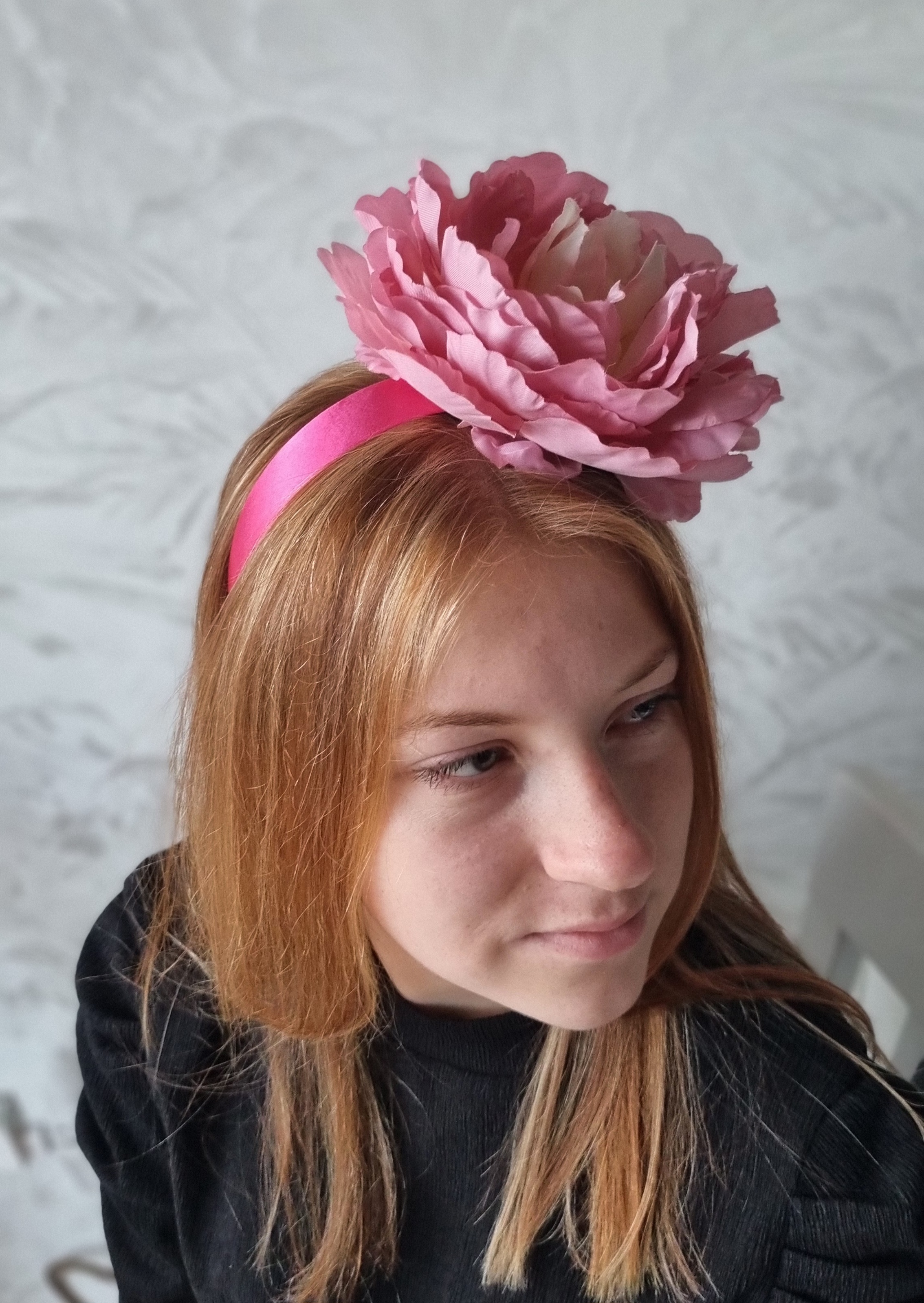 Efektingas  plaukų lankelis "Rožinis bijūnas"