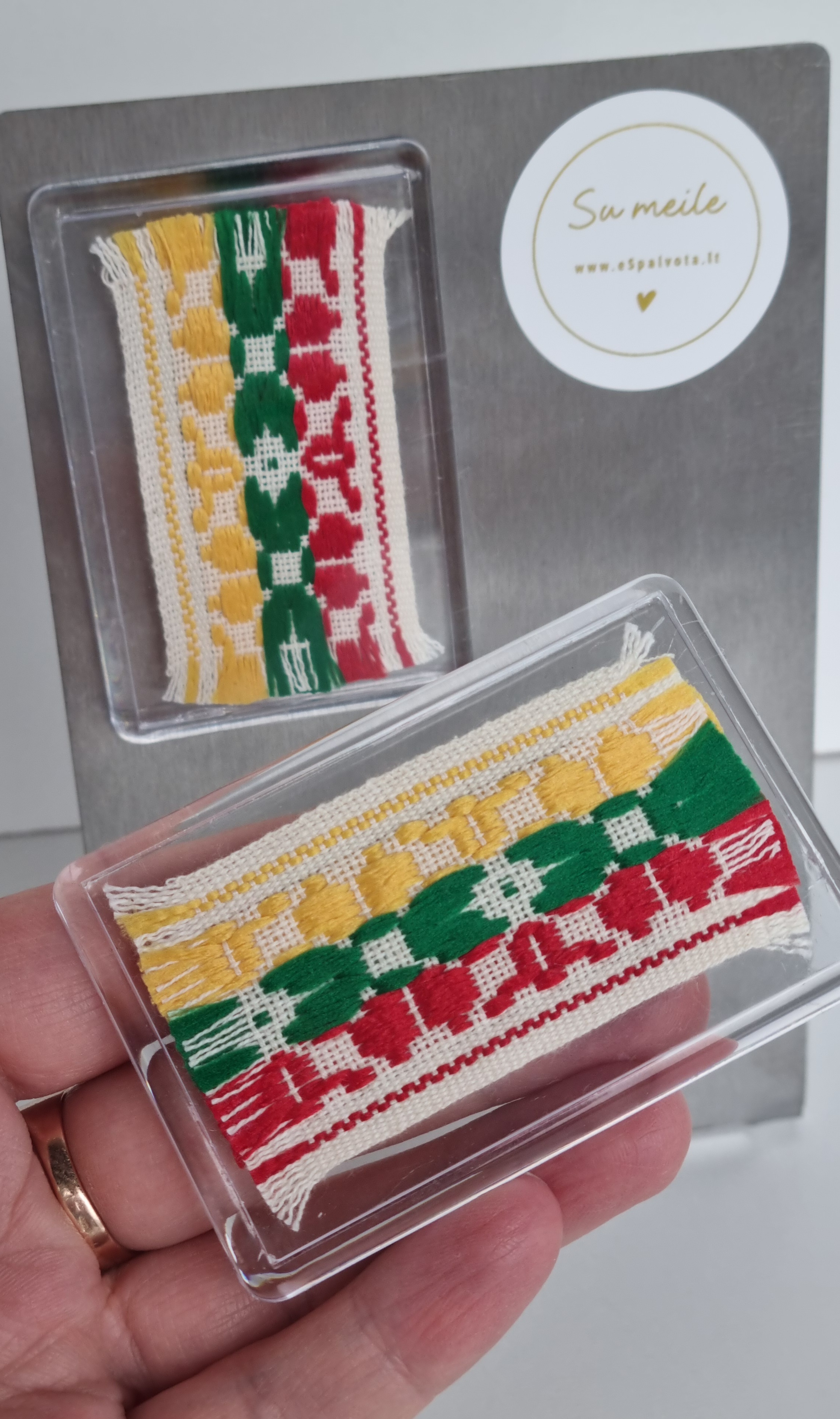 Magnetas su austine juosta "lietuviška gėlytė"