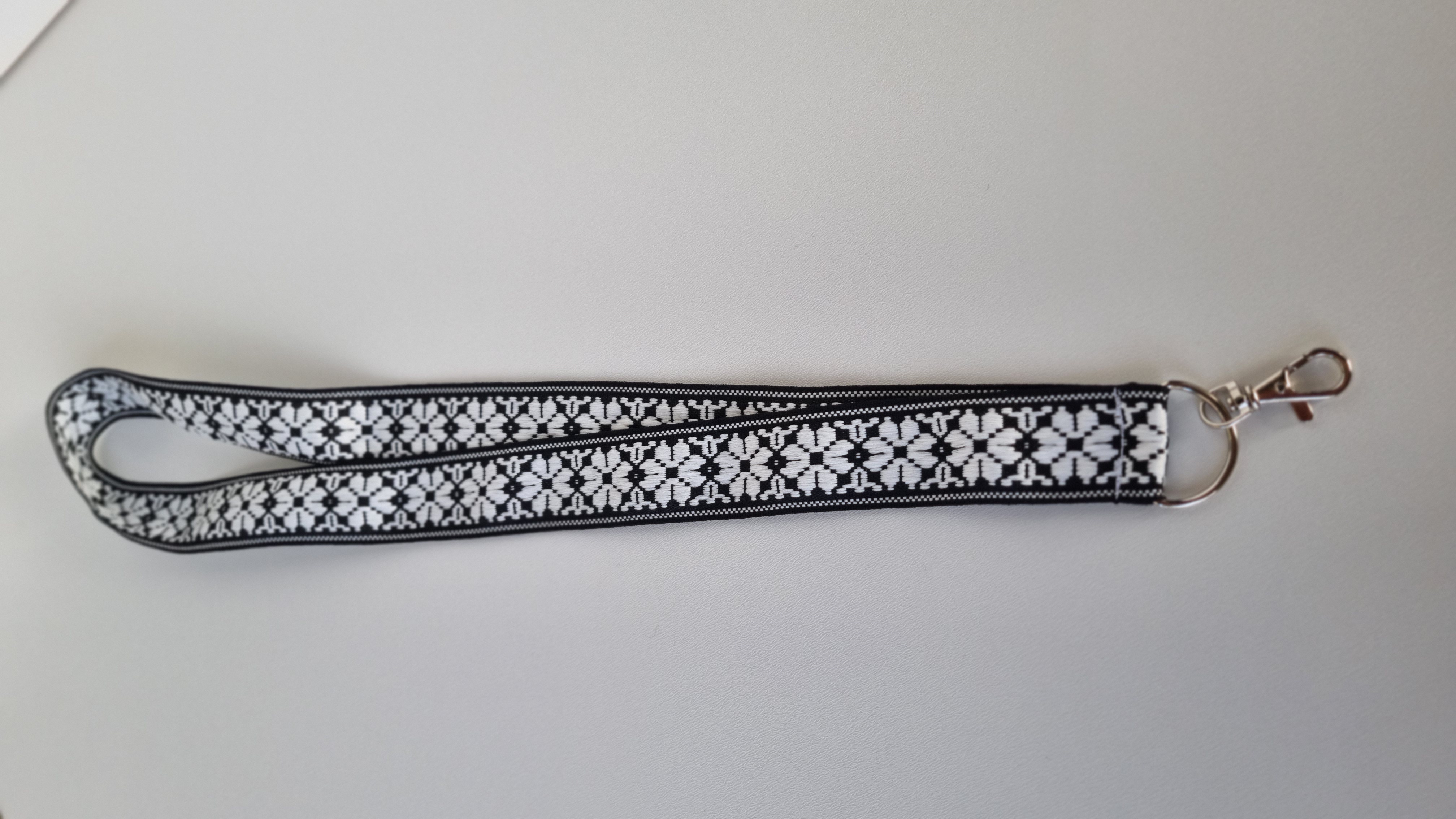 Juosta ant kaklo "Austinė Juoda Balta"