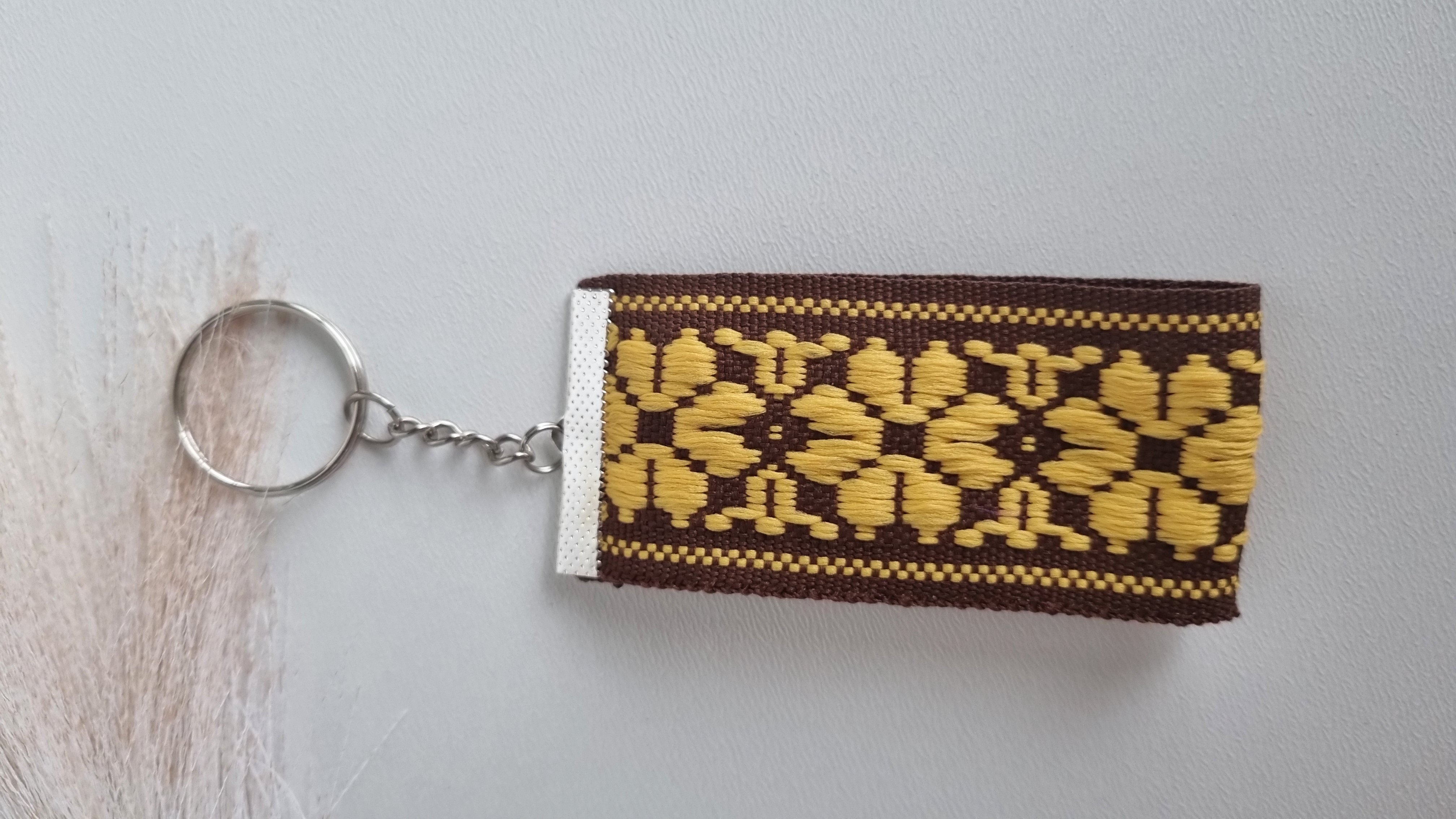 Pakabukas "Ruda geltona austinė gėlytė"