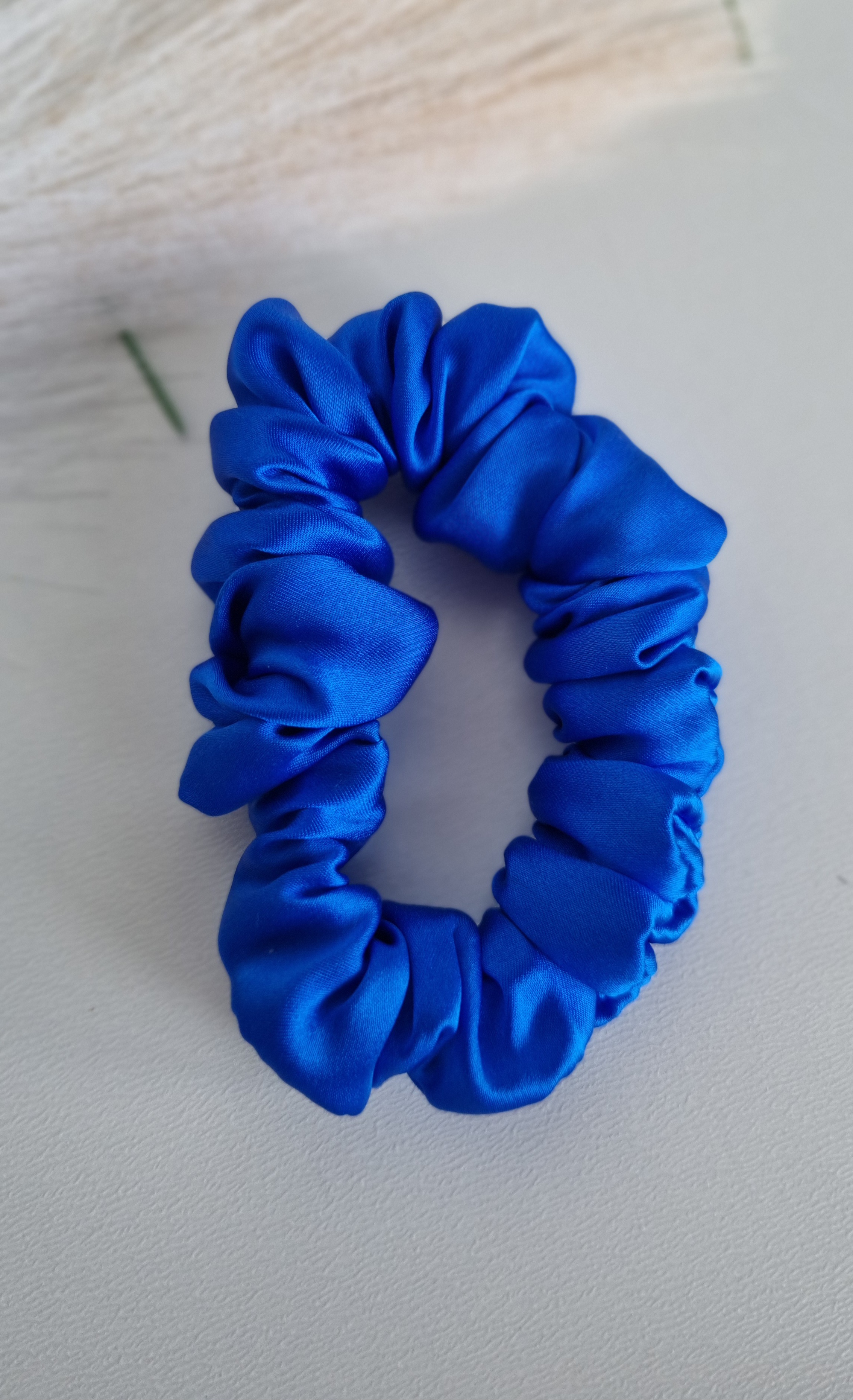 100% šilko plaukų gumutė "royal blue"