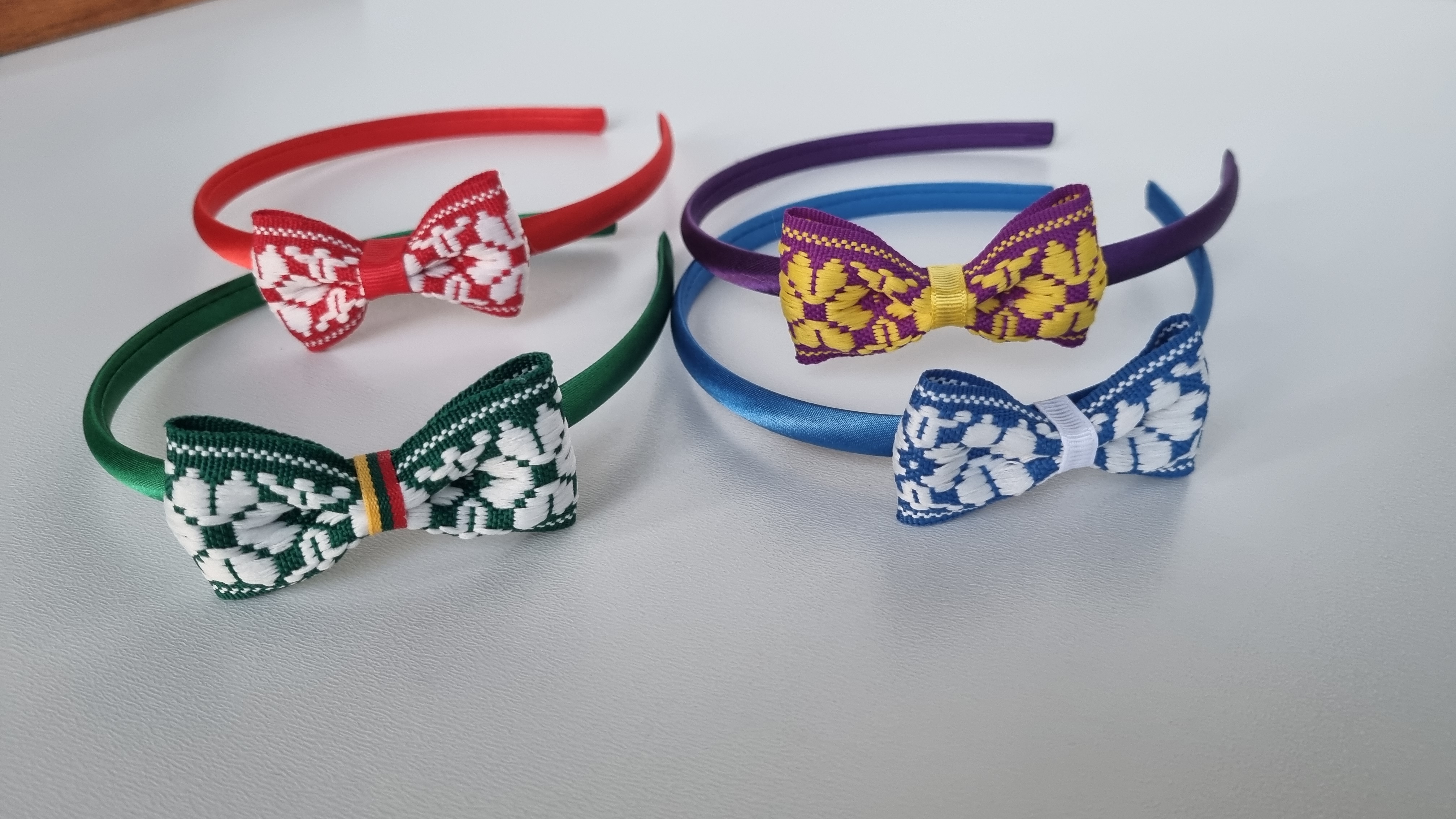 Plaukų lankelis austu kaspinėliu "Žalia gėlytė"