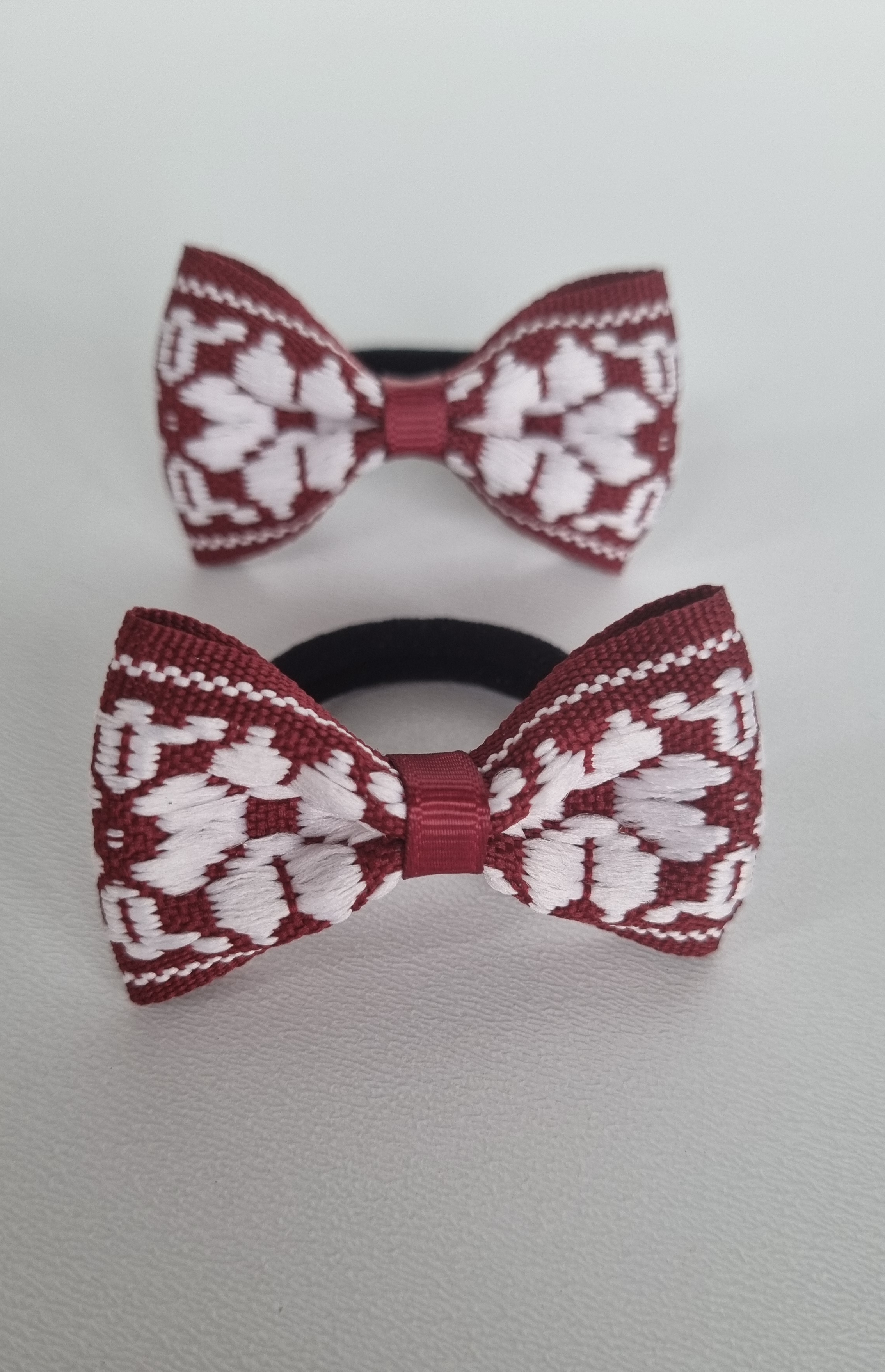 Plaukų gumutė 35 austinė "Bordo gėlytė"