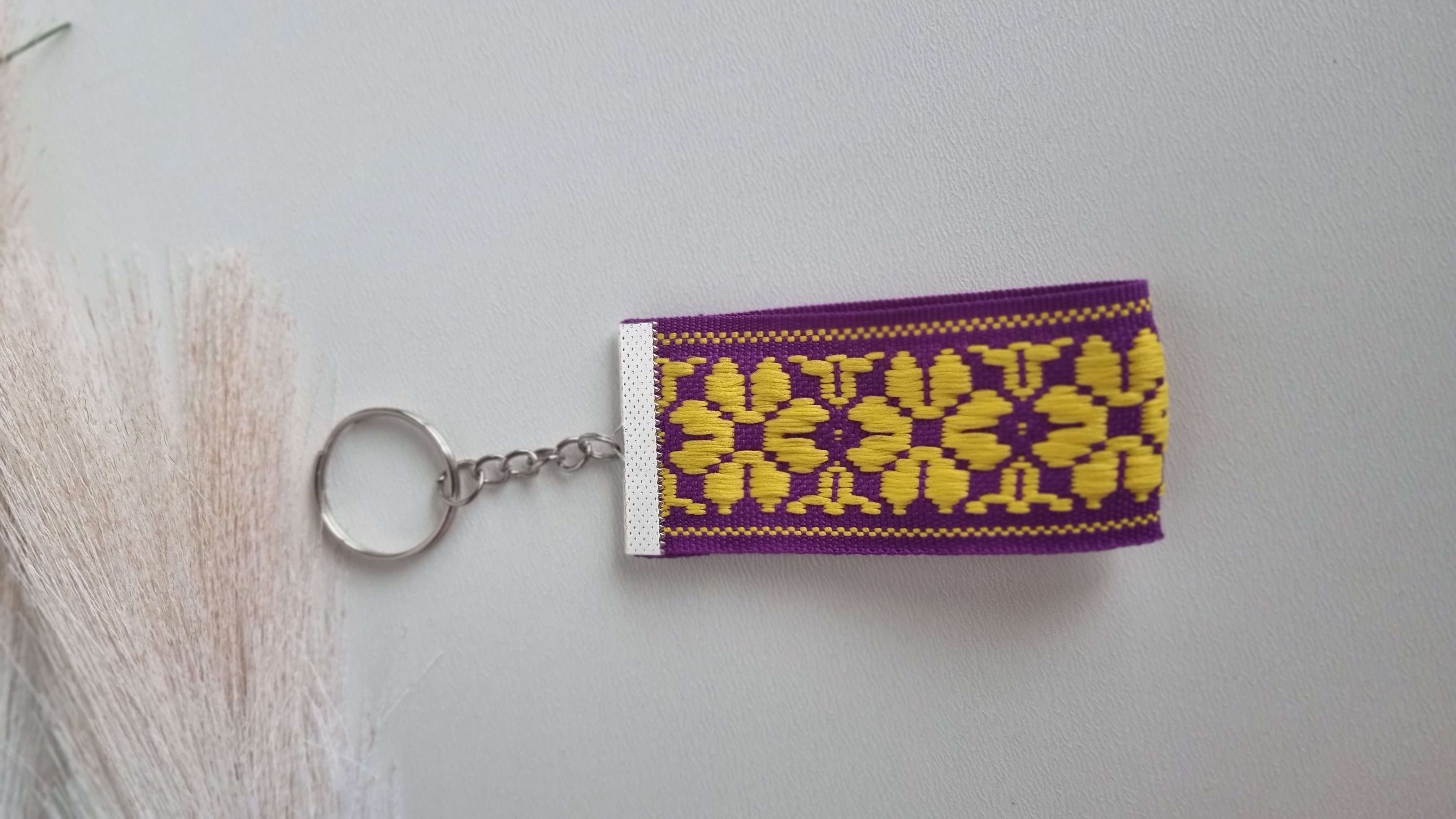 Pakabukas "Violetinė geltona austinė gėlytė"