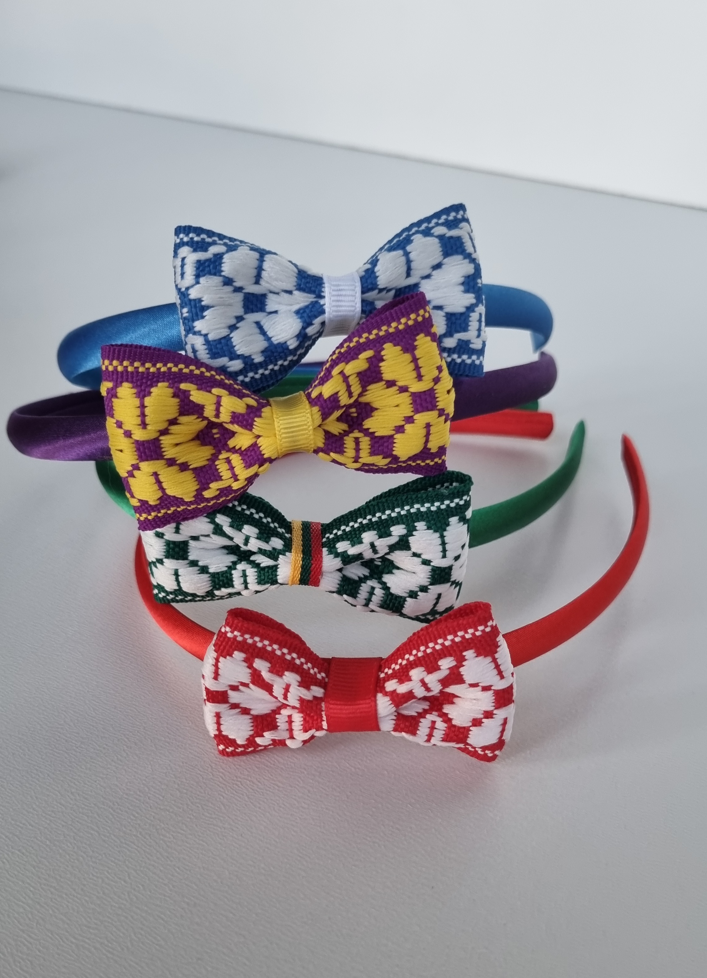 Plaukų lankelis austu kaspinėliu "Violetinė gėlytė"