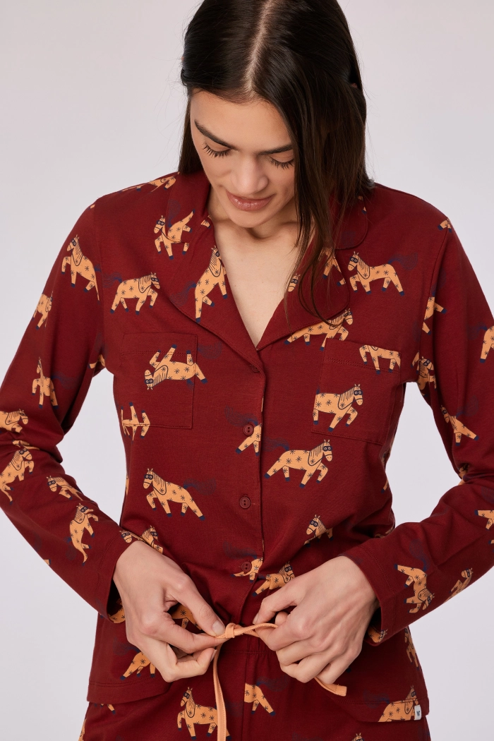 Woody pyjama pony donkerrood 252-10-YPD-Z/939