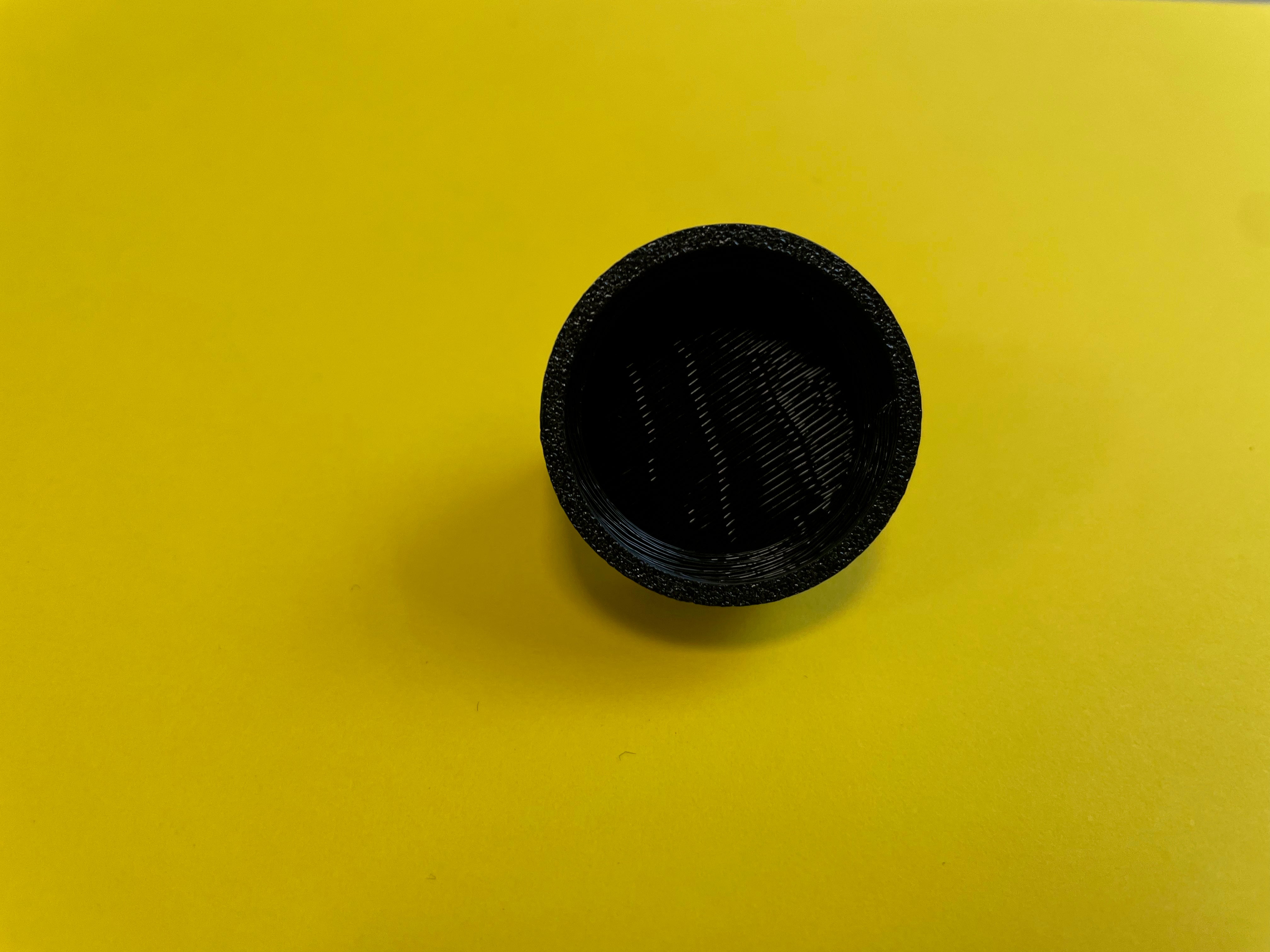 Deckel mit Aufhängung