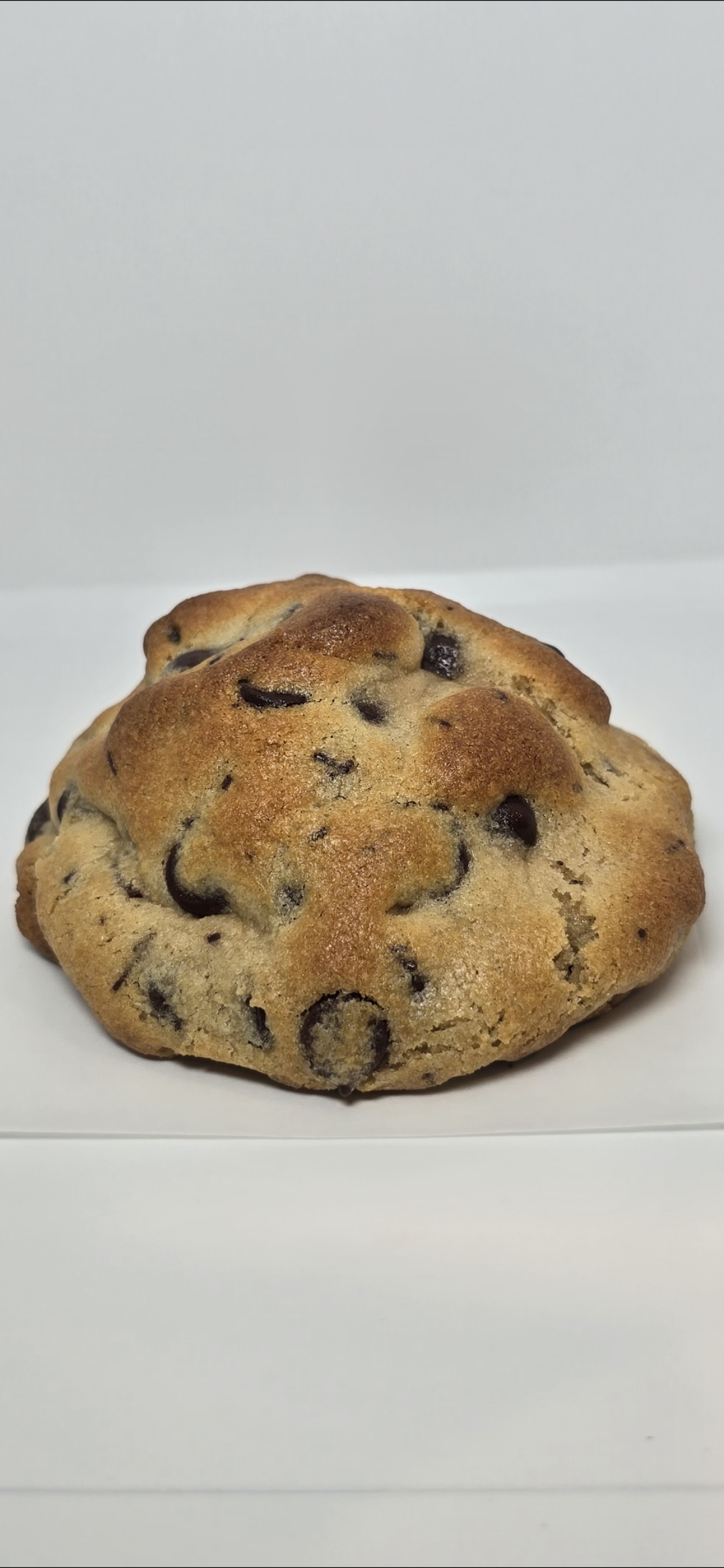 Dulce de leche cookies and chocolate drops