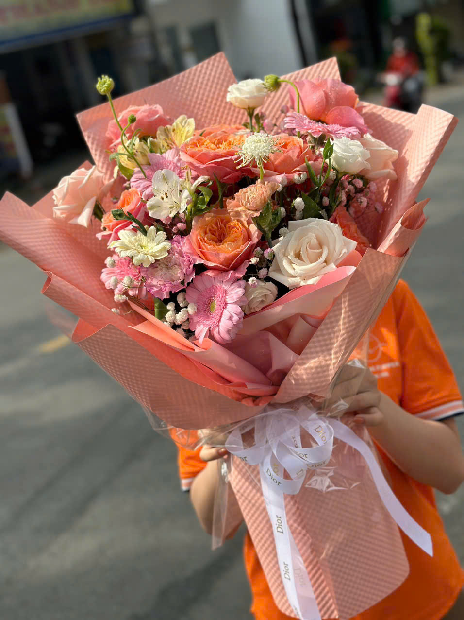 Bó hoa tươi màu hồng