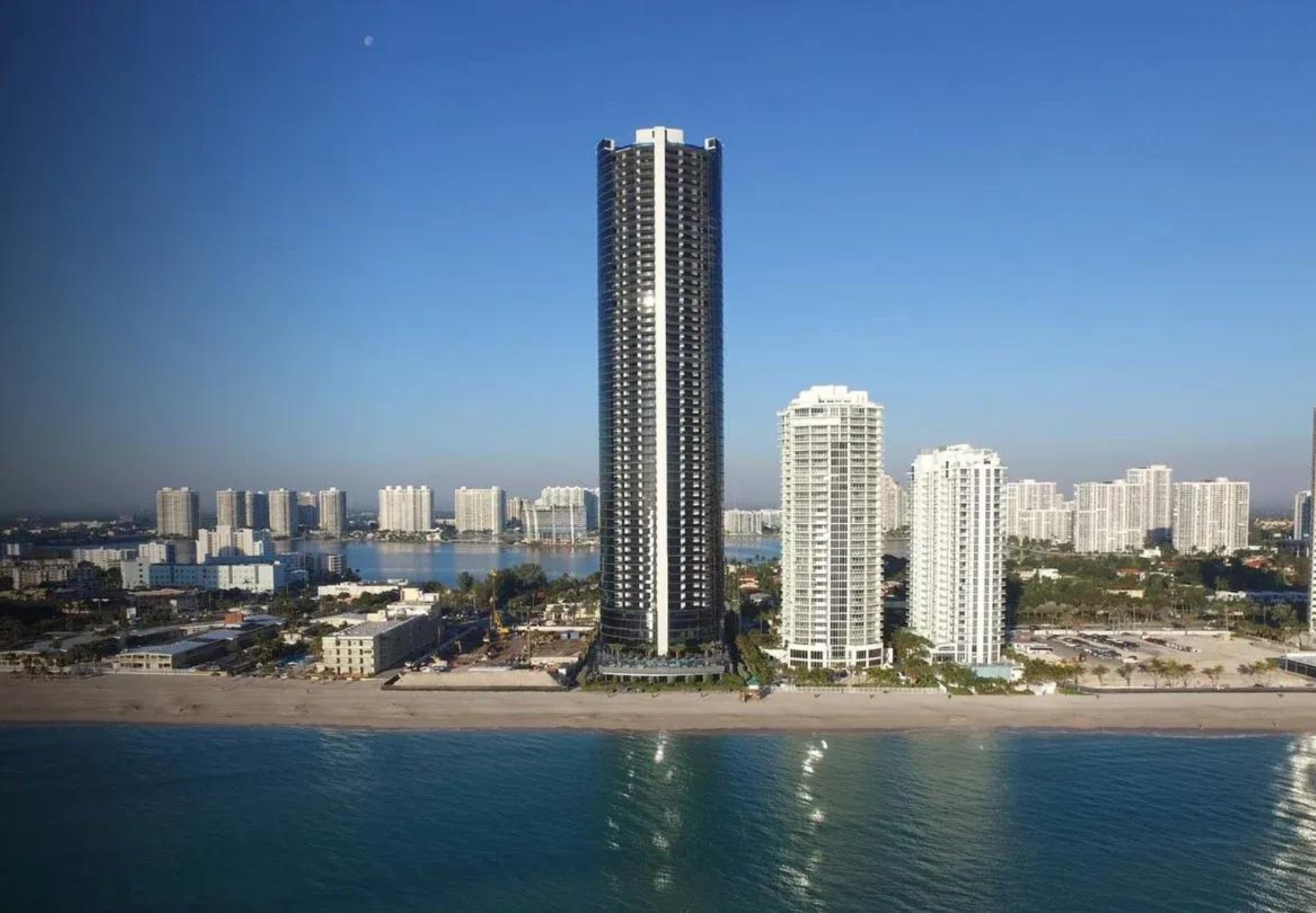 Porsche Design Tower