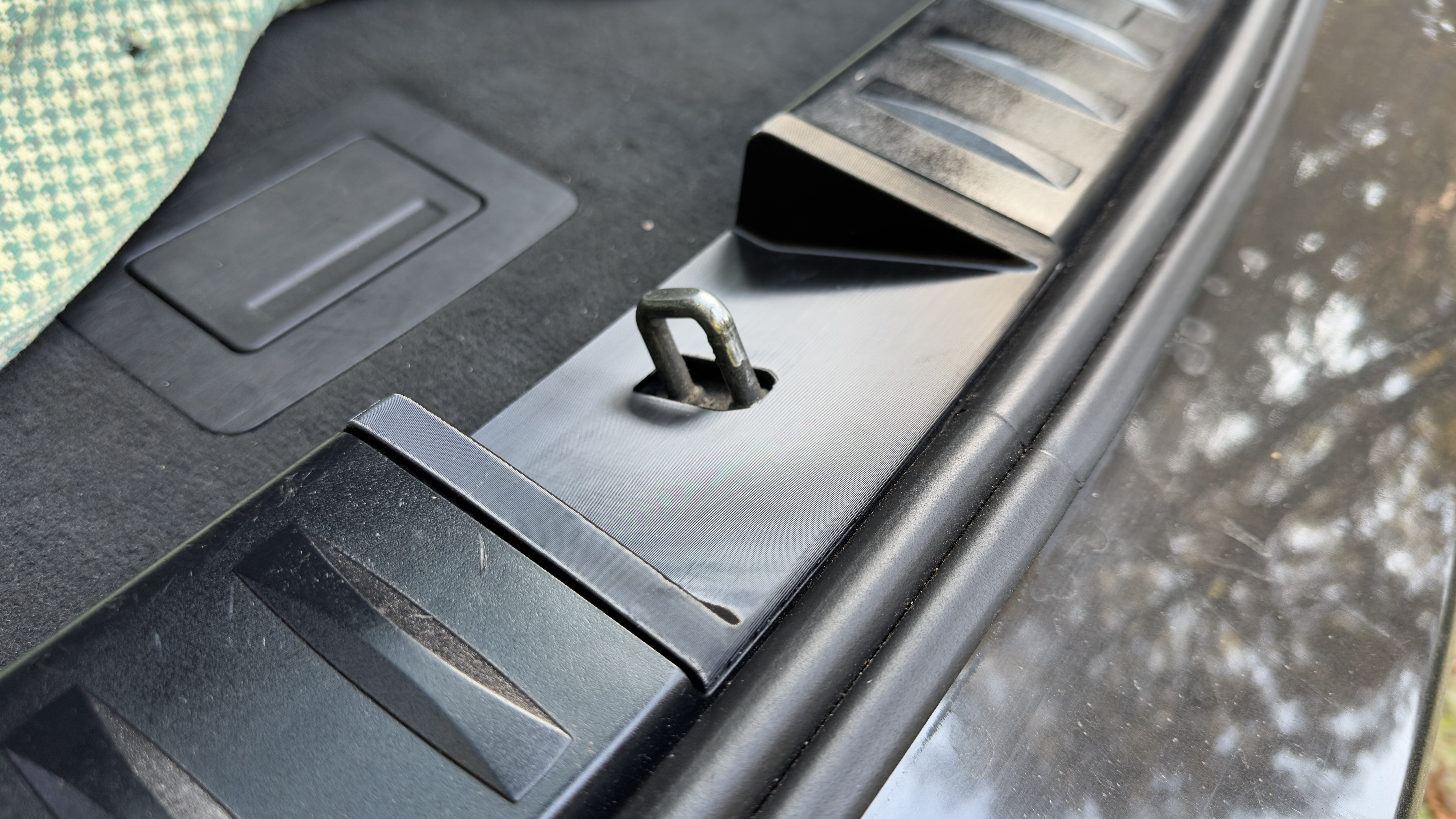 BMW E91 Trunk Latch Trim STL