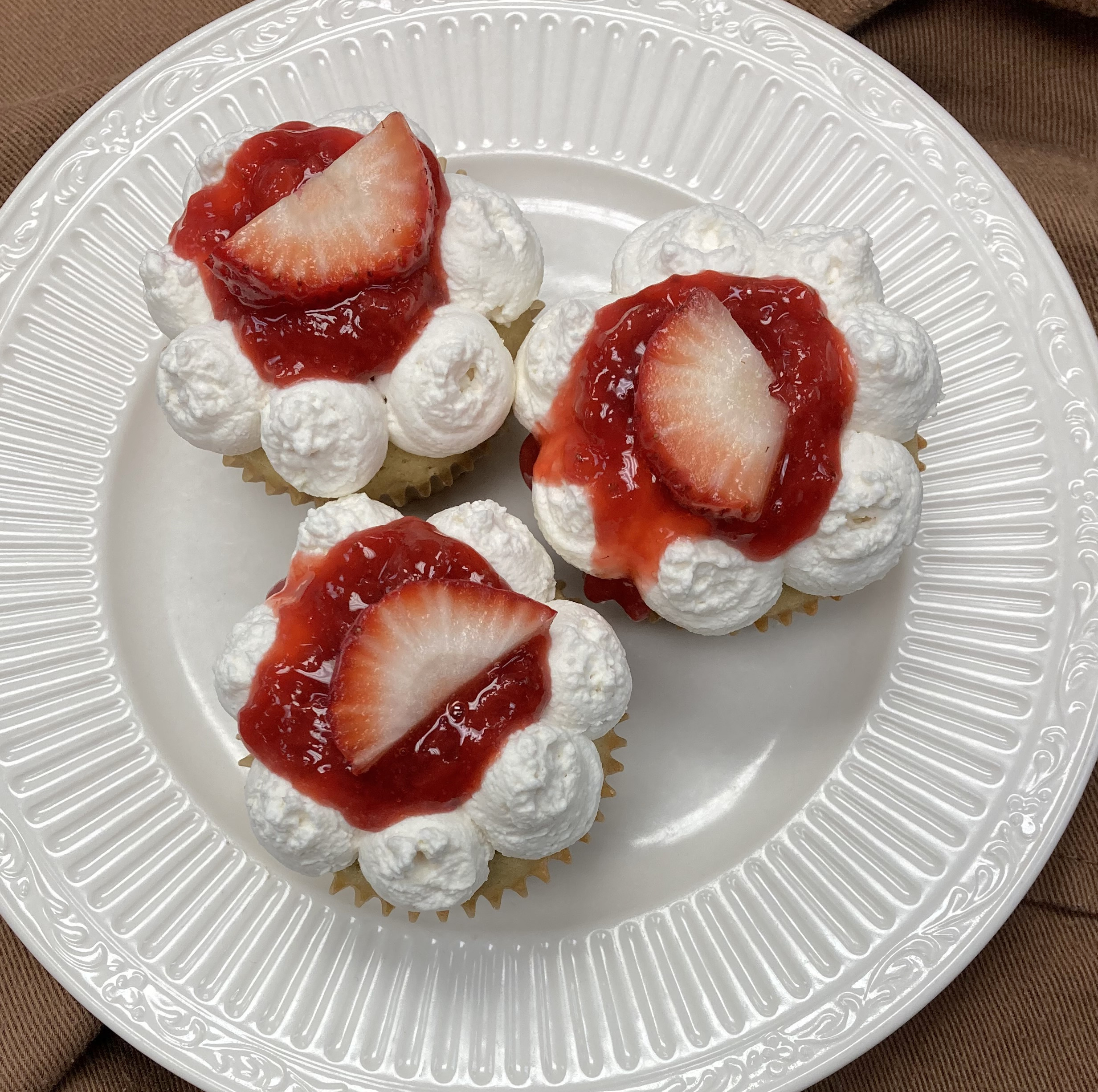 Victoria Sponge Cupcakes - Box of 4