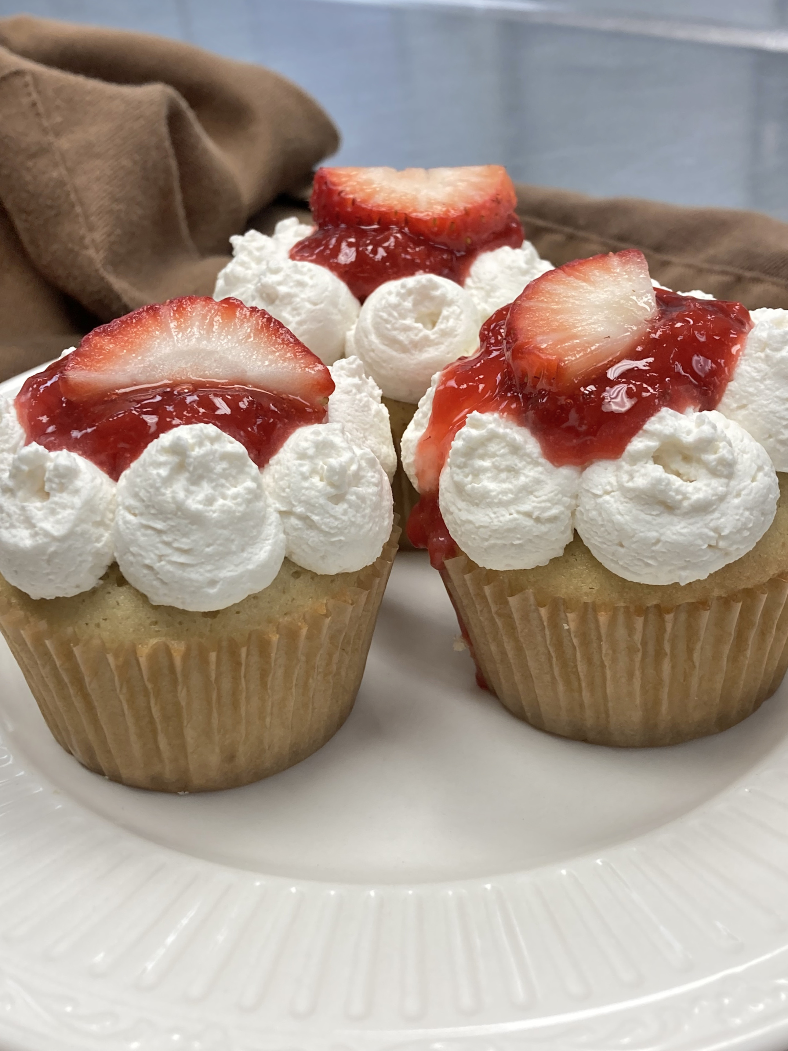 Victoria Sponge Cupcakes - Box of 4