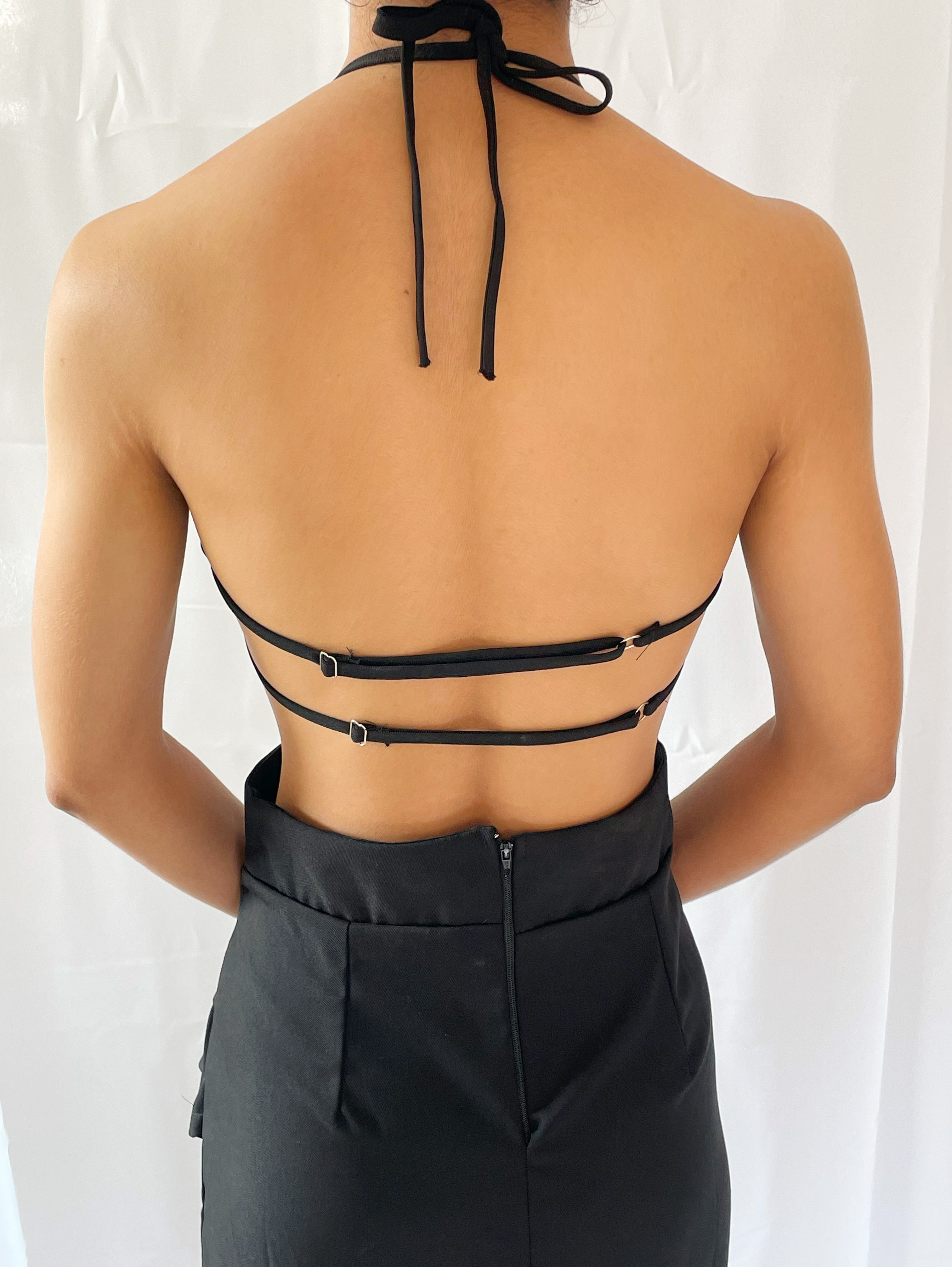 Vestido Midi com Alças e Fenda Frontal