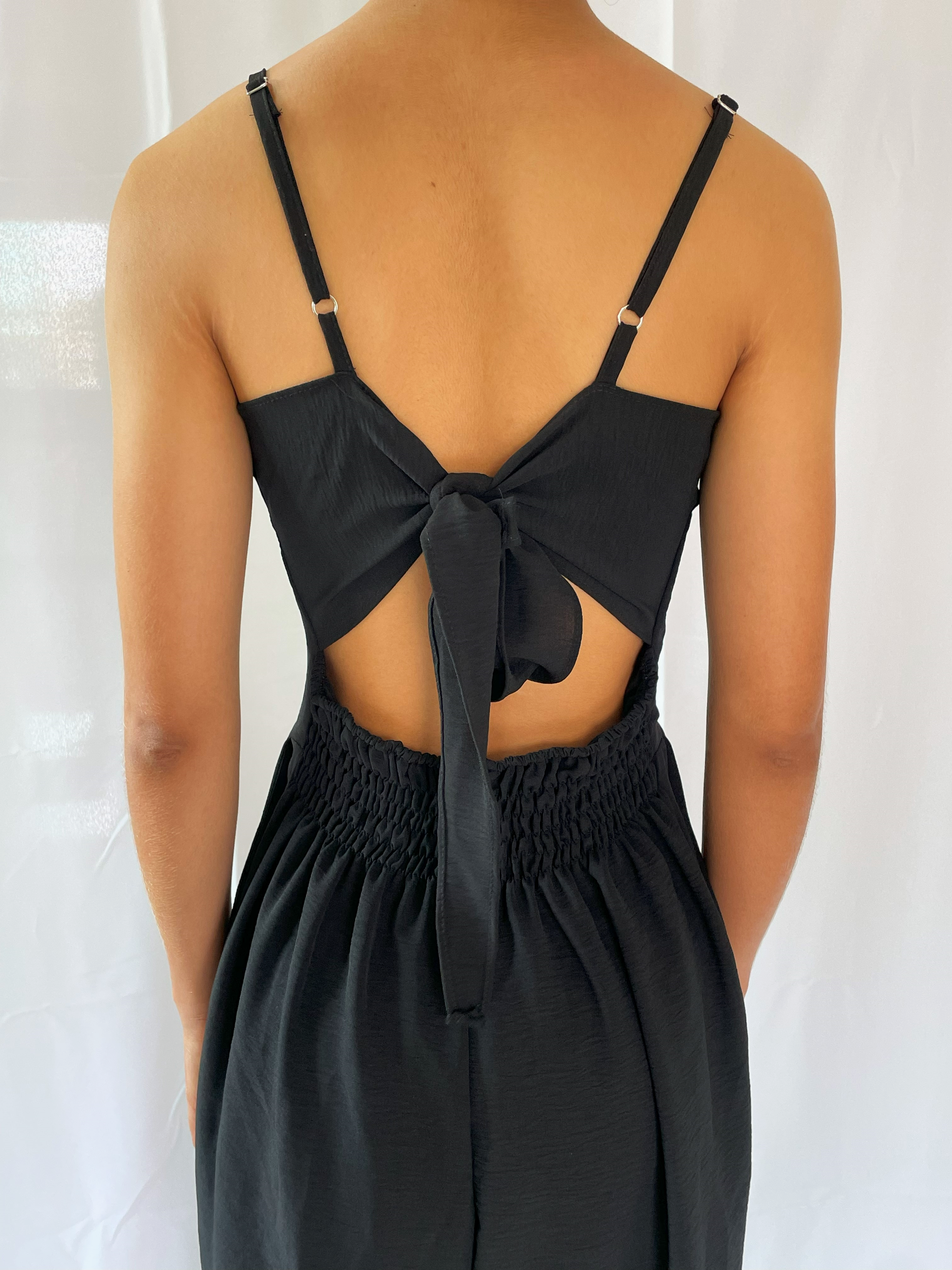 Macacão Amarração Costas 