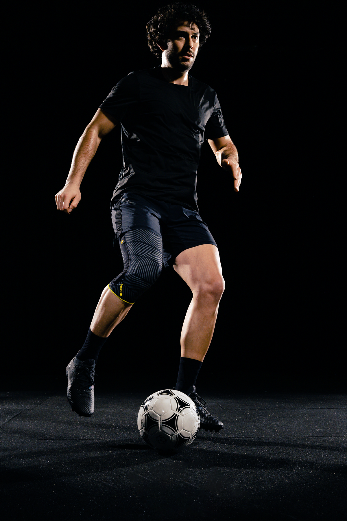 Genumedi E+motion Knee Support