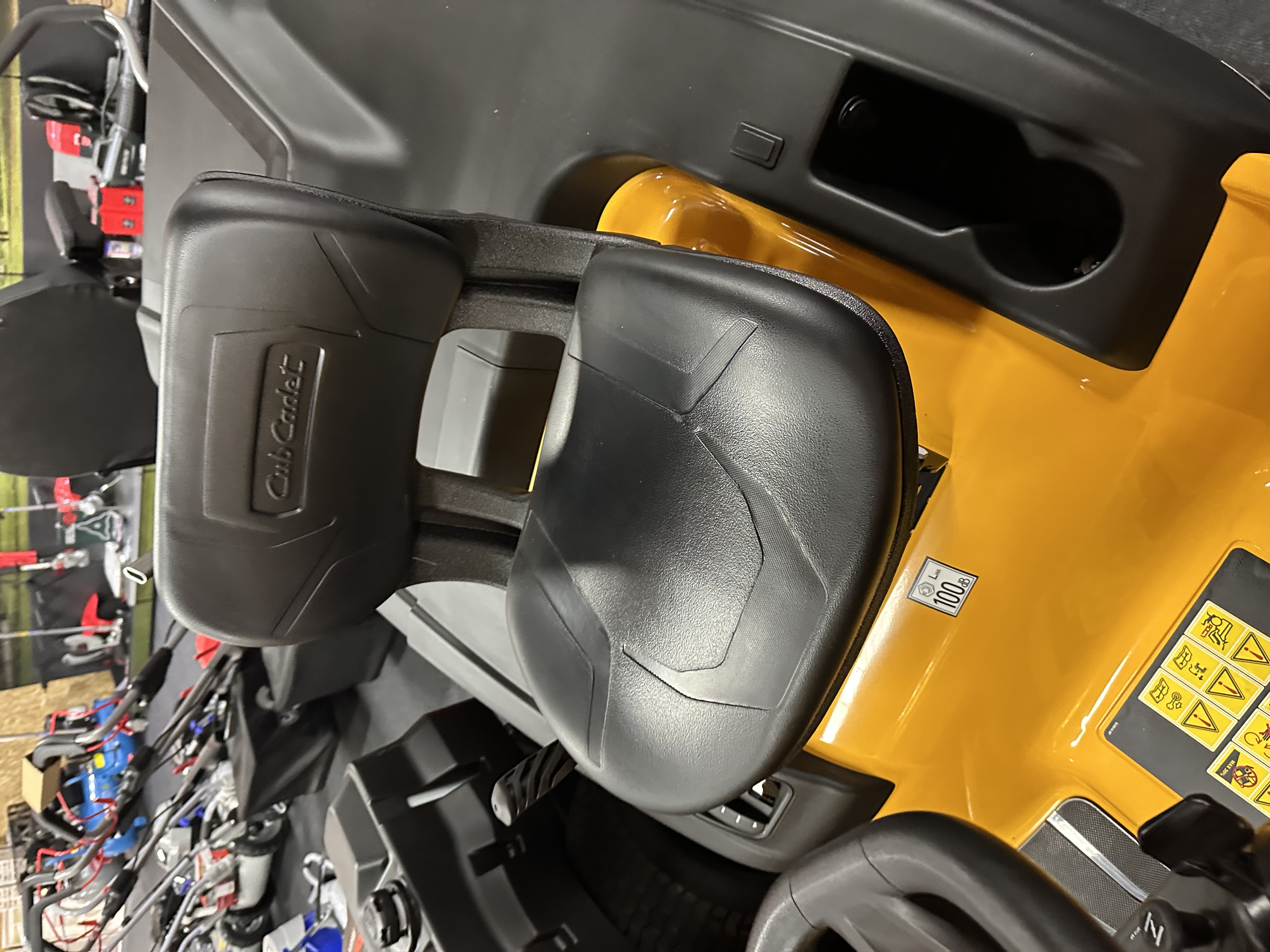  Cub Cadet XT2 QR106 zitgrasmaaier met opvang