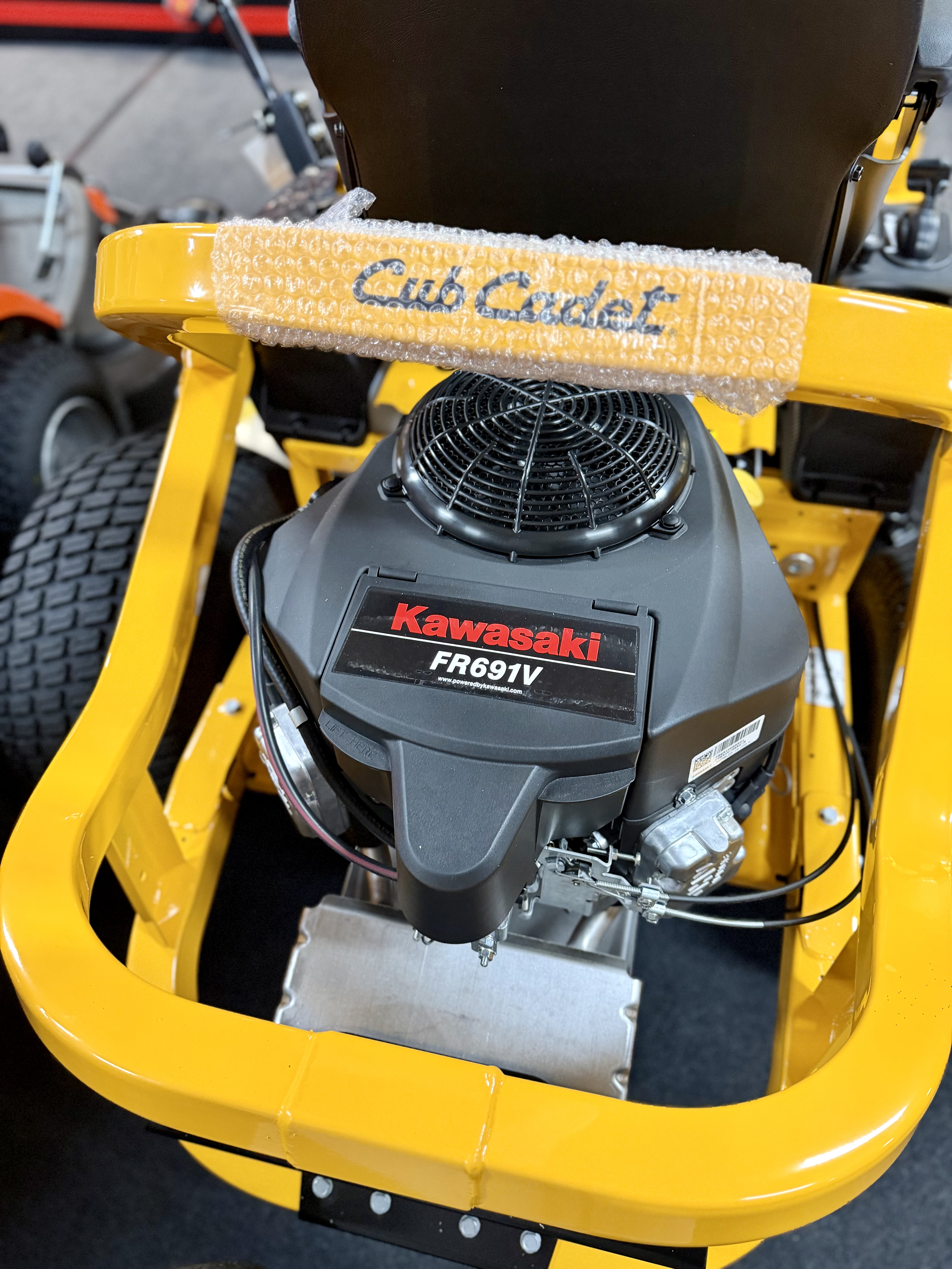 Cub Cadet XZ5 L127 ULTIMA zero-turn
