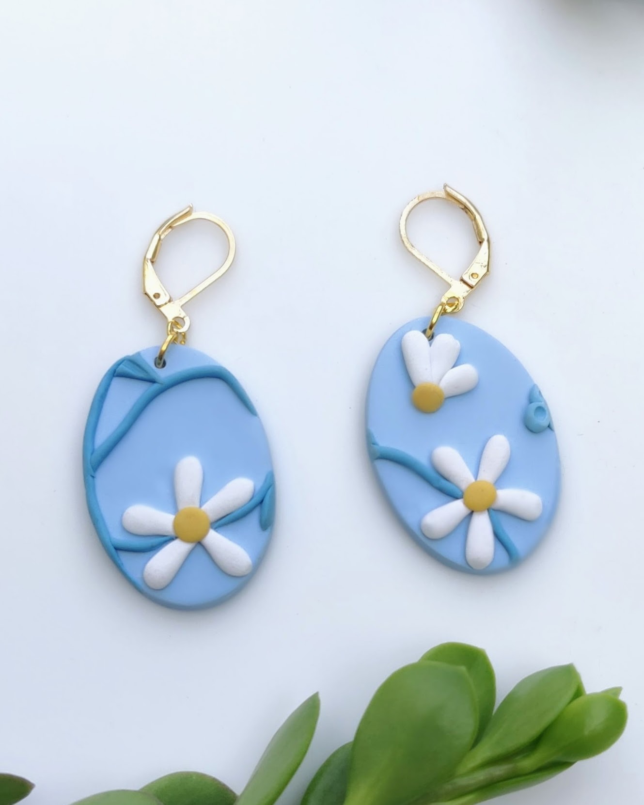 Daisy Blues - French Dangles