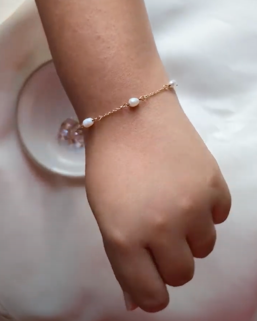 Dainty Freshwater Pearl Bracelet