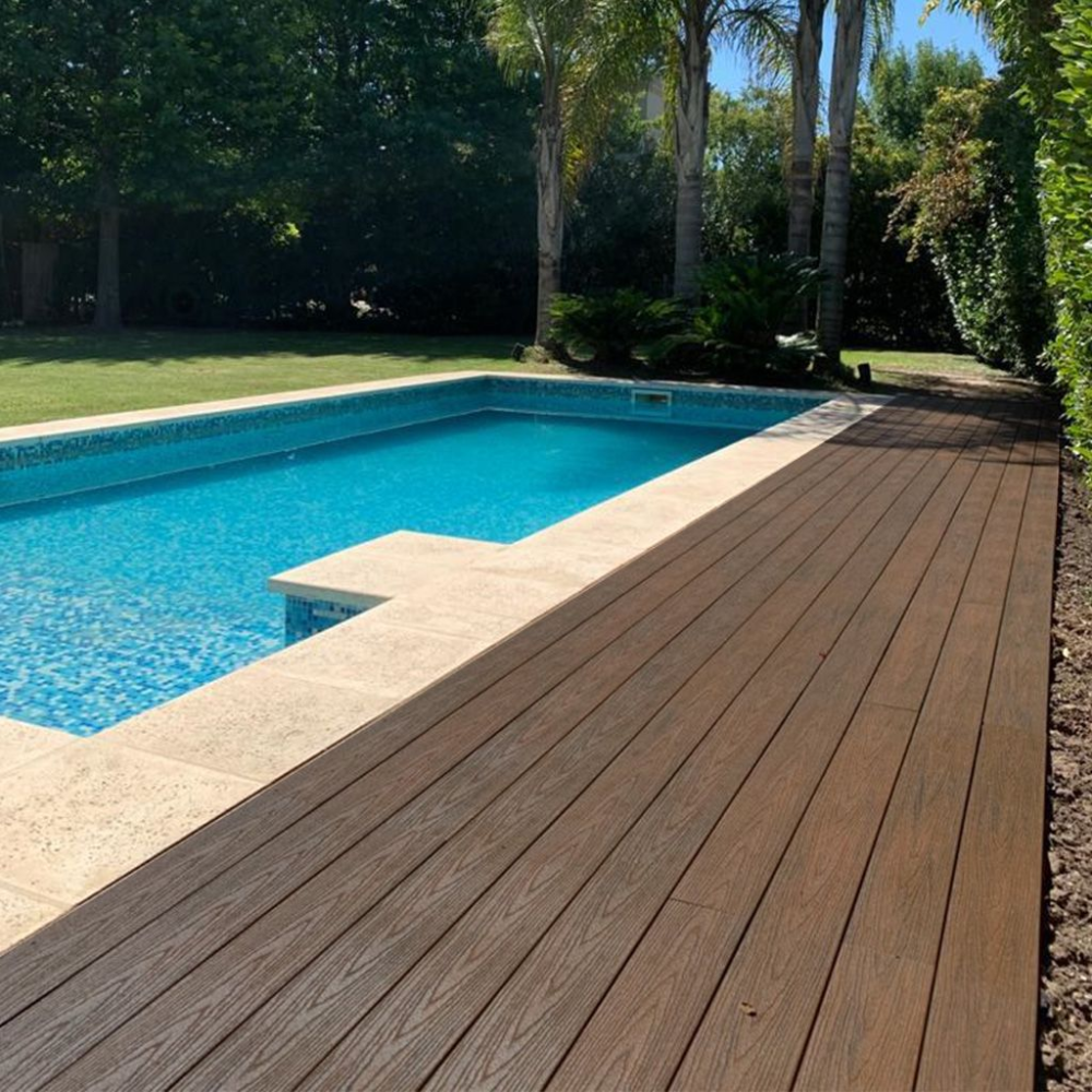 Piso de WPVC Tipo Deck para Exterior, Pieza de 220x13.8 cm x 2.3 cm, Color Café Oscuro