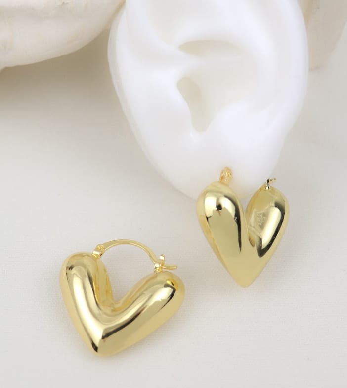 Aretes de corazón en Rodio