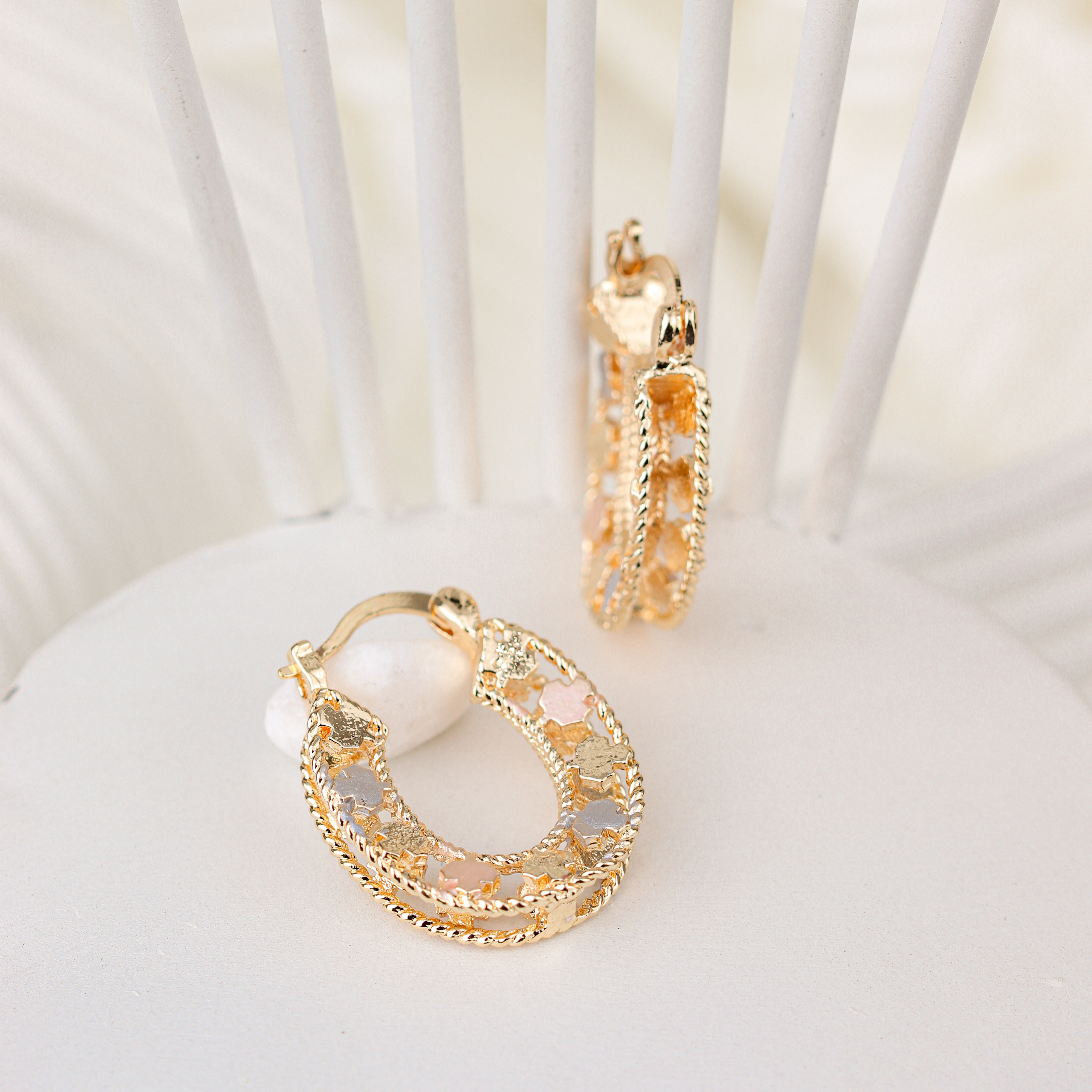 Aretes de aro dorados