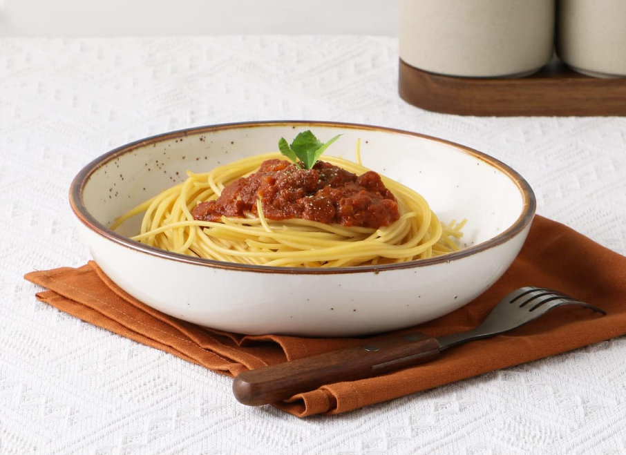 30 Oz Porcelain Salad Pasta Bowls, Shallow & Wide Bowls Plates Set of 6, Large Ceramic Serving Bowls for Soup, Dessert, Pizza, Fruit. Microwave & Dishwasher Safe Kitchen Dinnerware, White