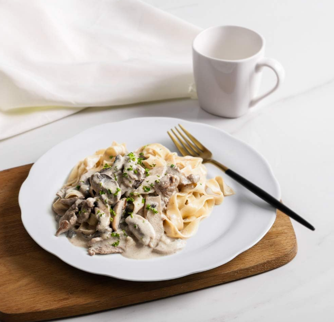 Ceramic Dinner Plates, 10.6 Inch Porcelain Scalloped Plates, Off-White Serving Dishes Set of 6 for Home Kitchen, Microwave & Dishwasher Safe, Dinnerware Dishes Gift for Christmas