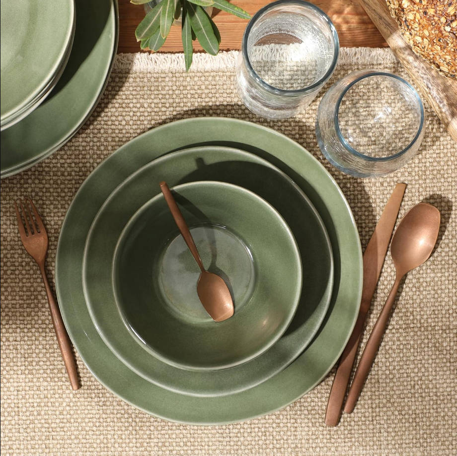Santorini Mist Double Bowl Terracotta Reactive Glaze Plates and Bowls Dinnerware Set - Moonstone White, Service for Four (16pcs) Verde Chipre