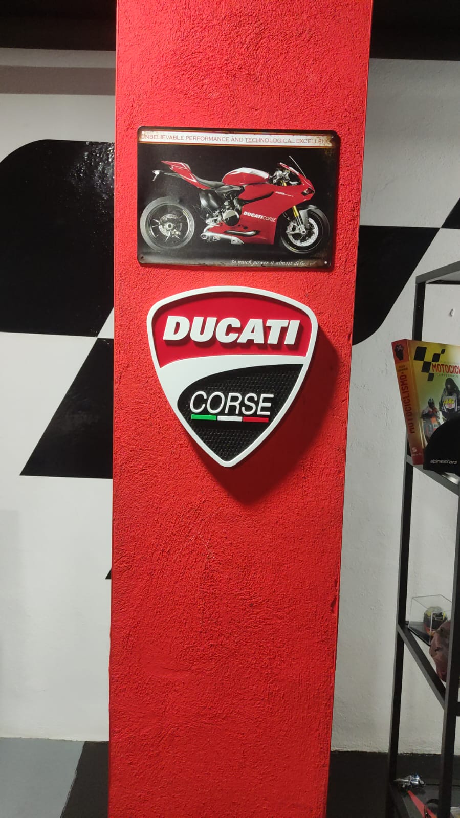 Emblema para pared Ducati