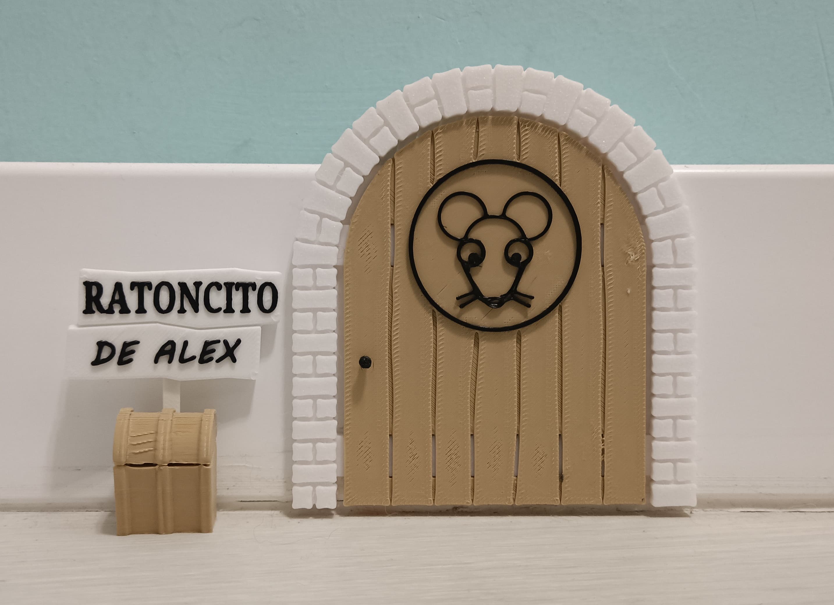 Puerta del Ratoncito Pérez con nombre personalizado