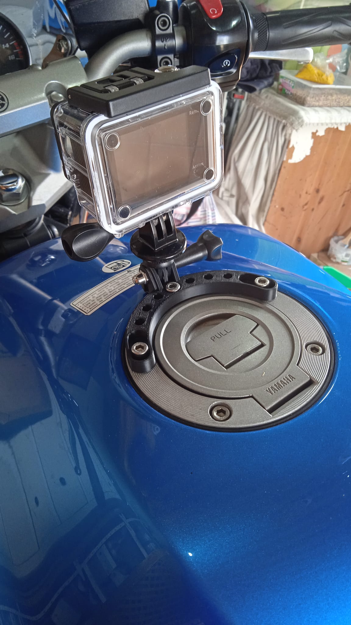 Soporte para cámara sobre deposito Yamaha FZ6/R6