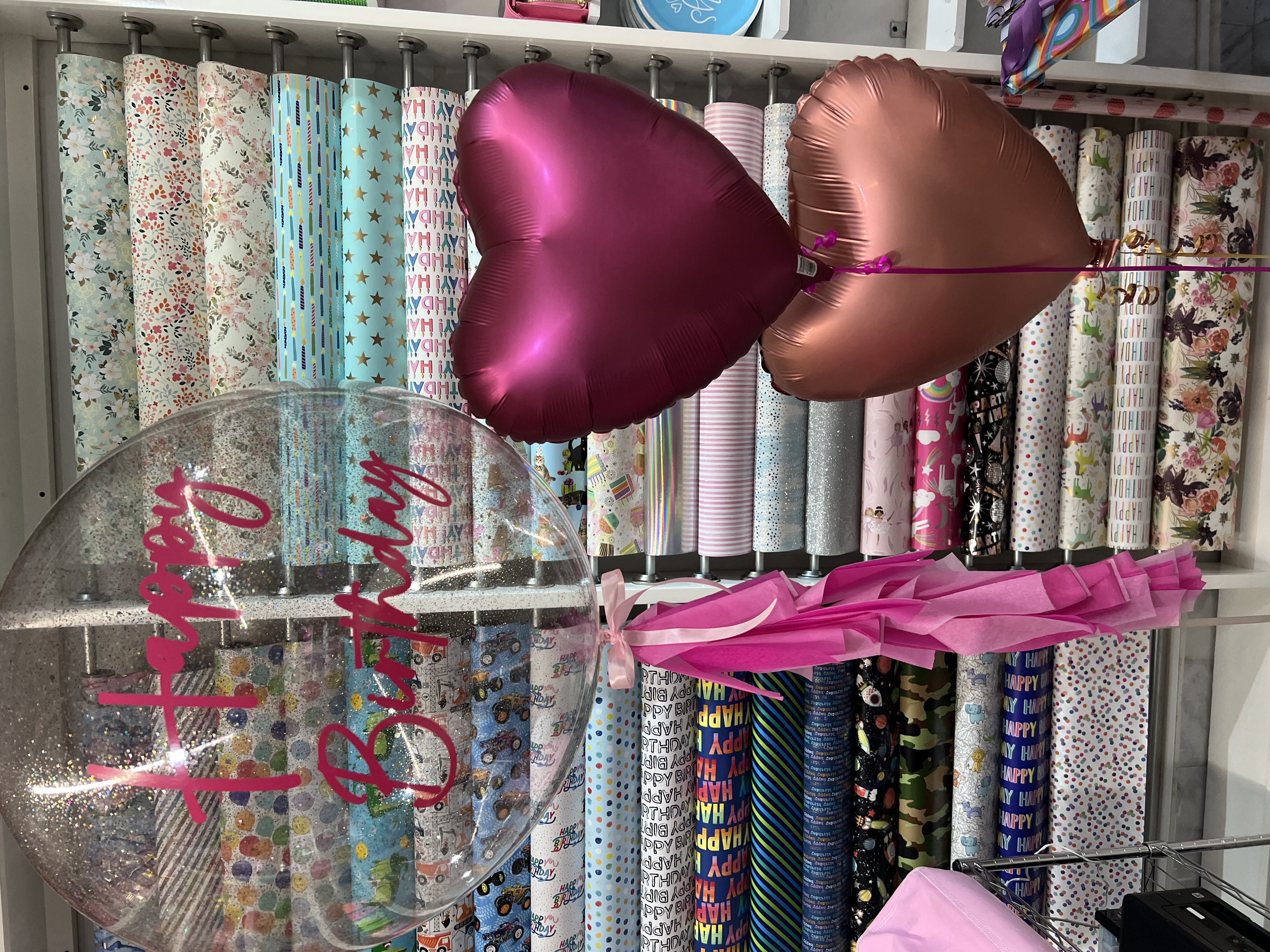 GLOBO BURBUJA HAPPY BDAY + 2 CORAZONES