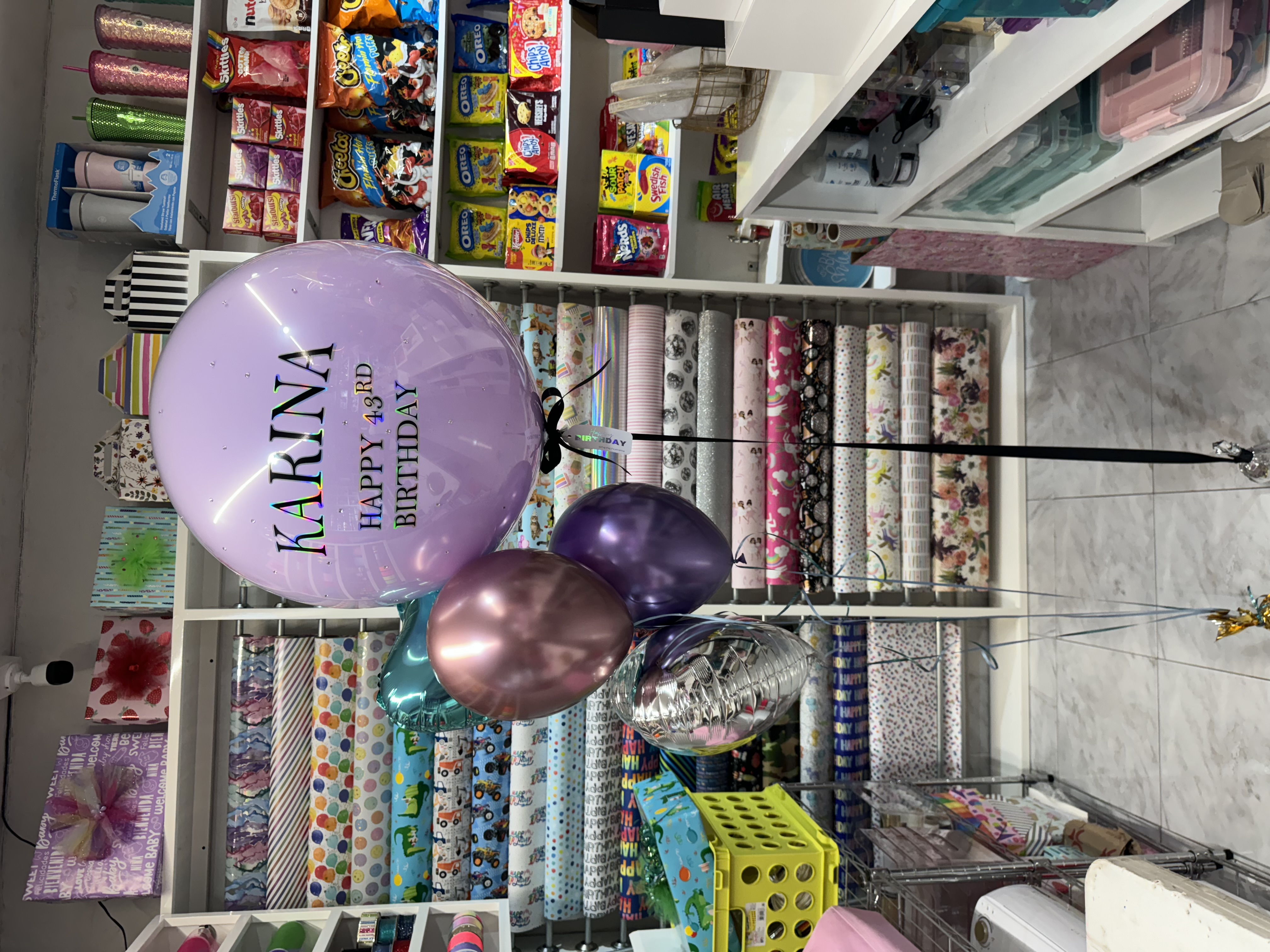 GLOBO BURBUJA + 2 GLOBOS LATEX + 2 CORAZONES