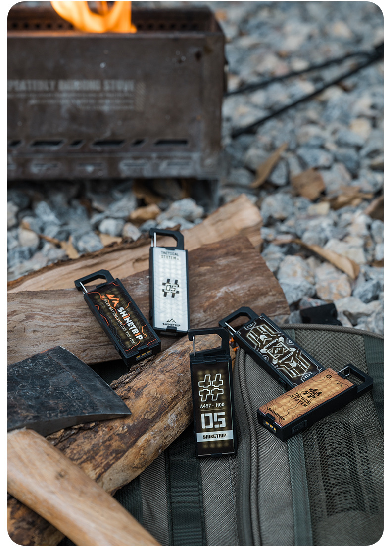 Đèn huy hiệu cá nhân hóa Buckle Light ShineTrip