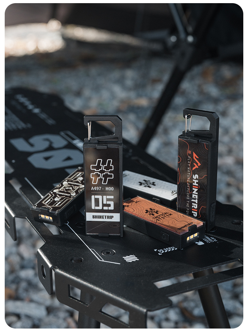 Đèn huy hiệu cá nhân hóa Buckle Light ShineTrip