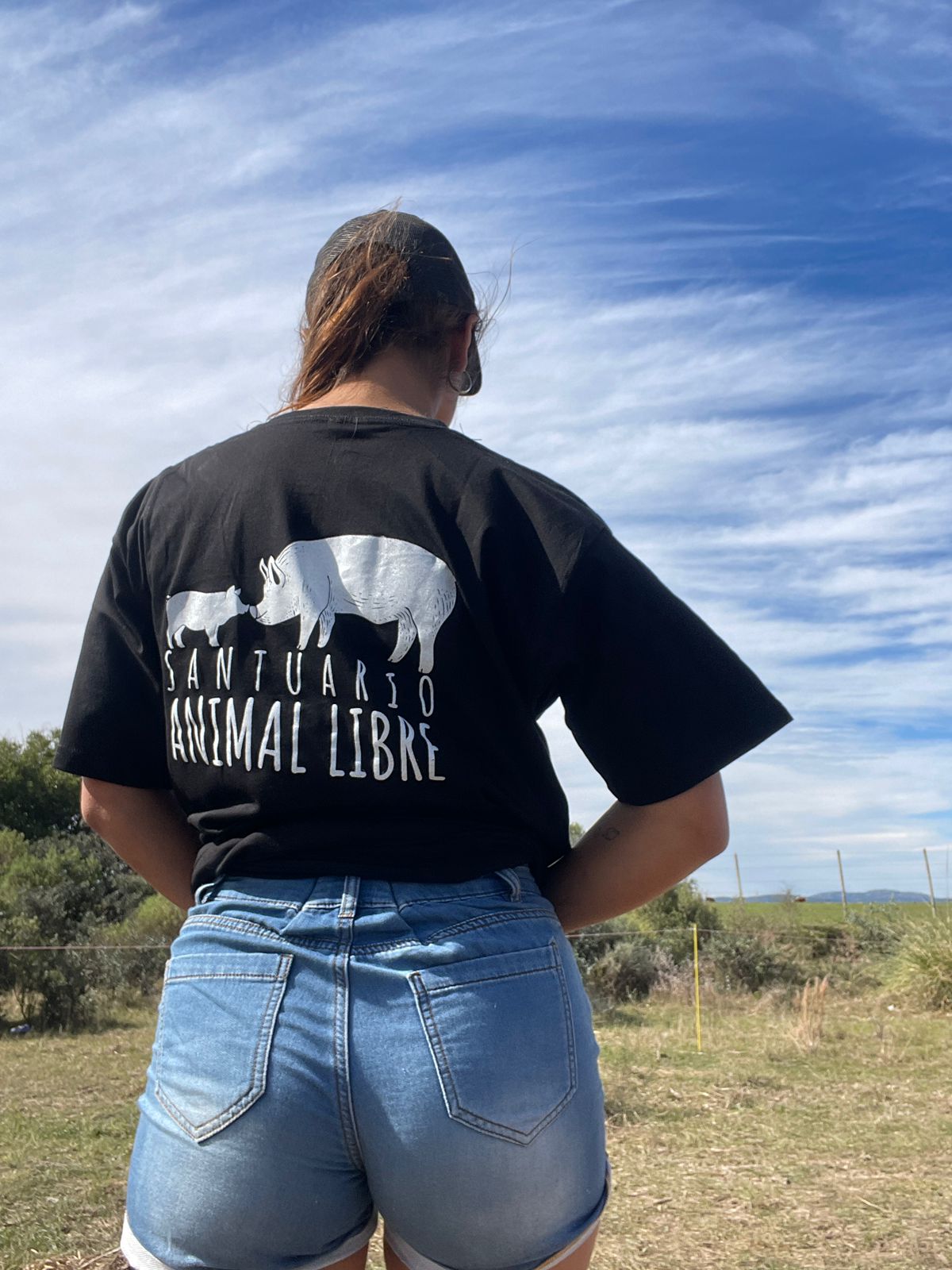 Remera Negra - Santuario