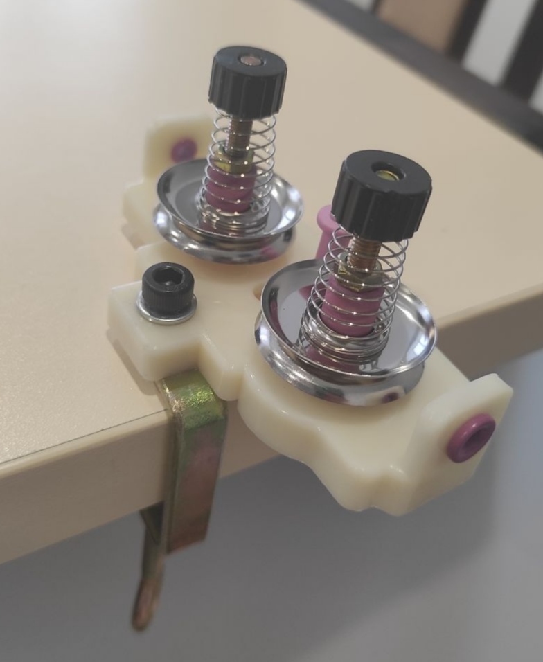 Натягувач для пряжі