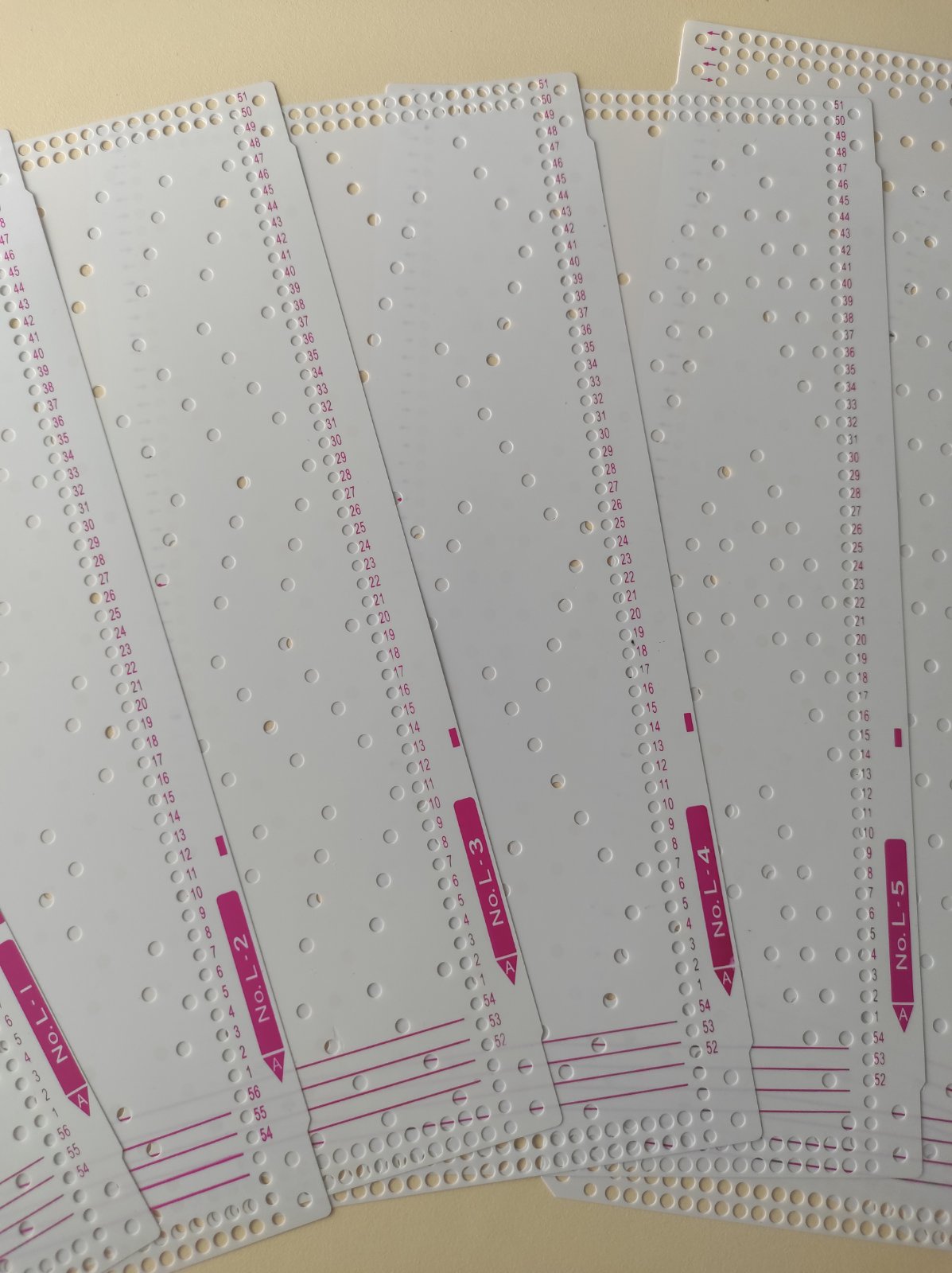 Набір ажурних стандартних перфокарт Silver Reed, Knitmaster та їх аналогів рапорт 24 петлі