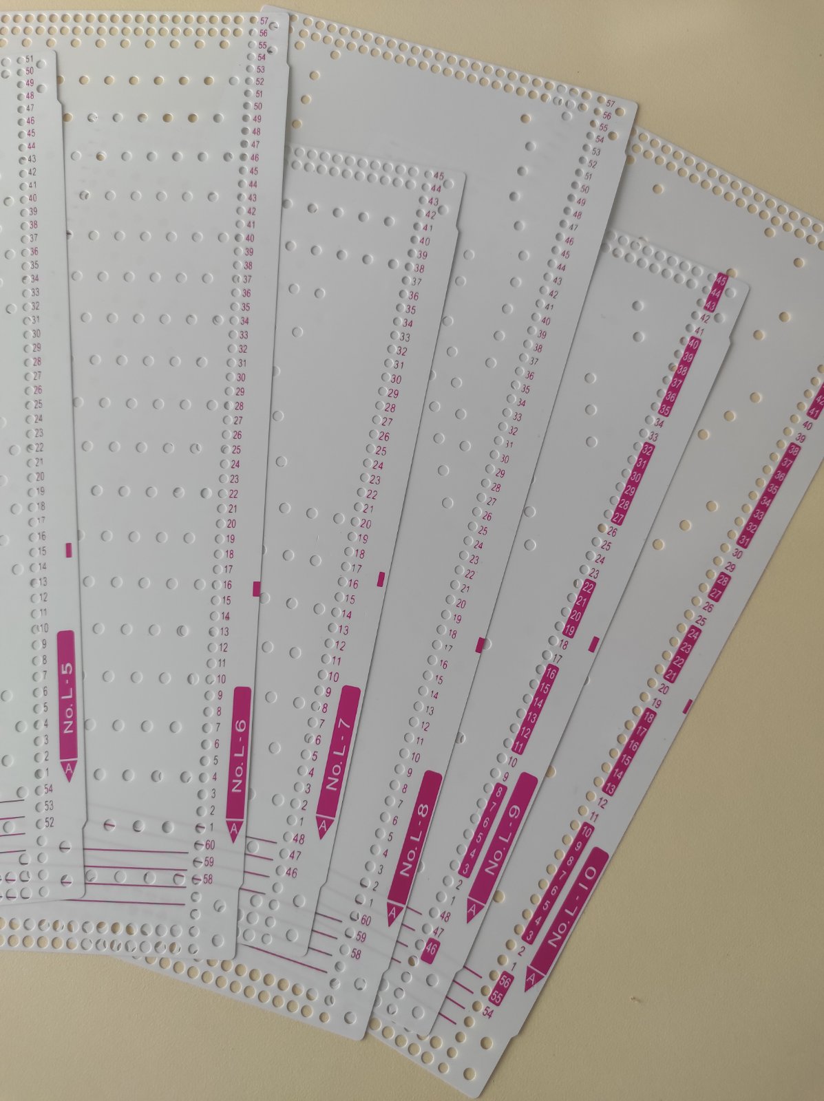 Набір ажурних стандартних перфокарт Silver Reed, Knitmaster та їх аналогів рапорт 24 петлі