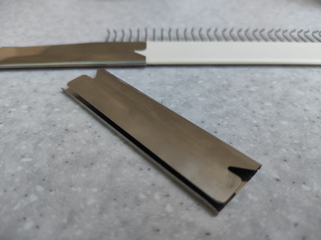 З'єднувач однофонтурної гребінки