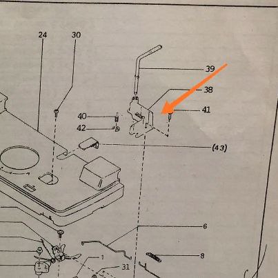 Кріплення до зачiпа лічильника основної каретки в'язальної машини Silver Reed та їх аналогів 5 класу ліва/права.Ціна за шт