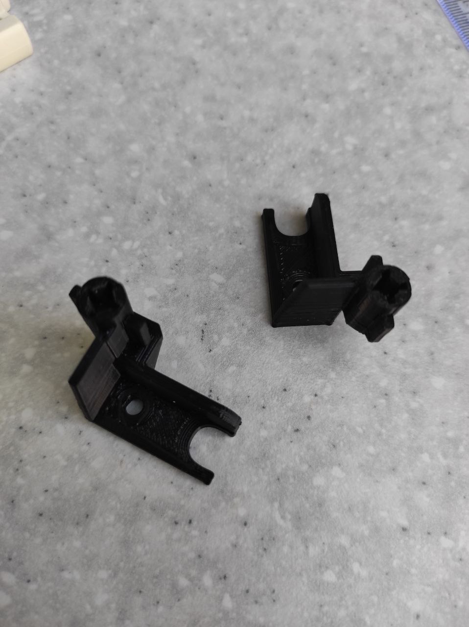 Кріплення до зачiпа лічильника основної каретки в'язальної машини Silver Reed 3 класу ЛІВА/ПРАВА Ціна за шт