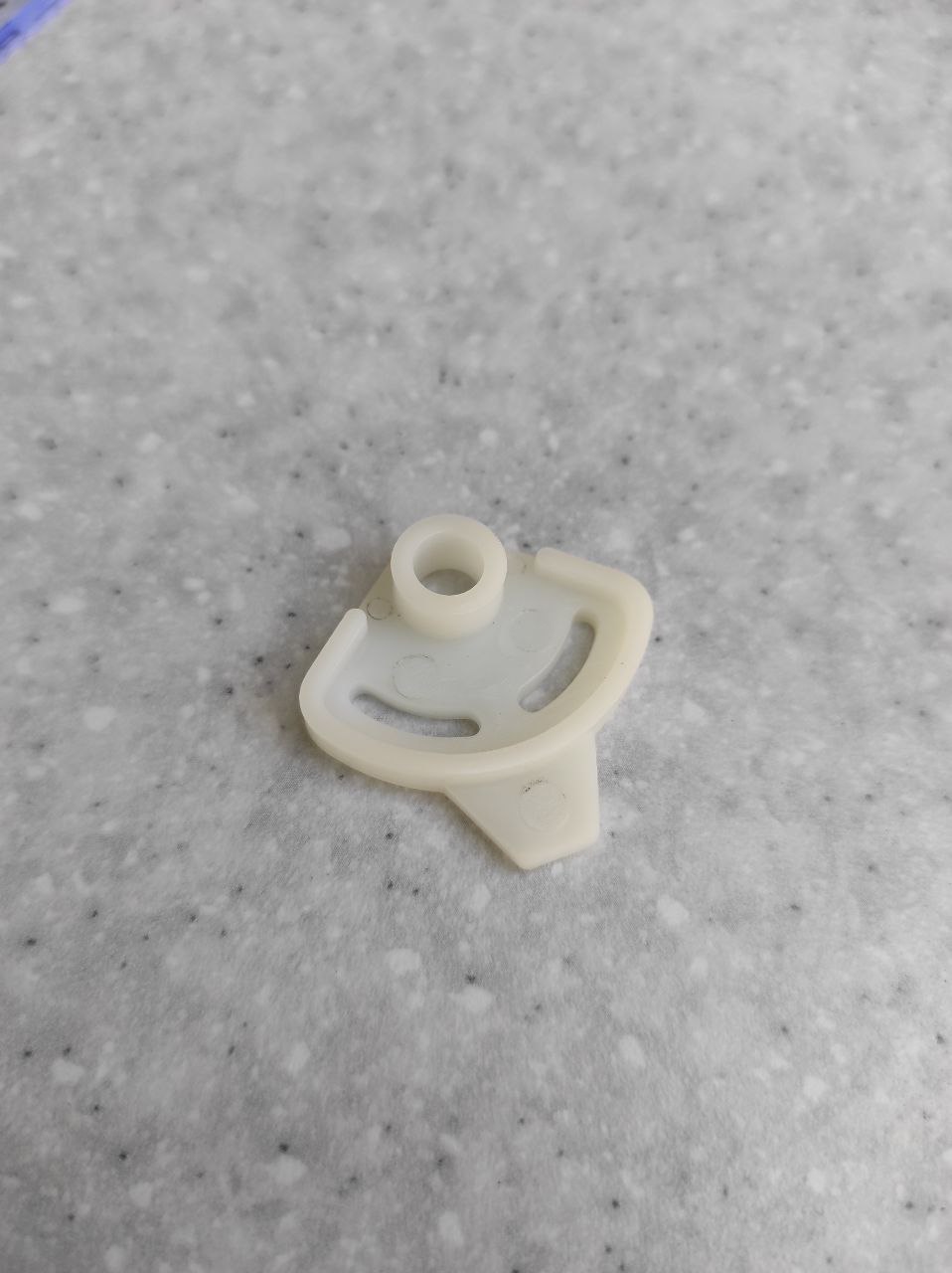 Пластикова деталь до основної каретки Silver Ree та їх аналогів, підходить для 3 та 5 класу. Ціна за шт