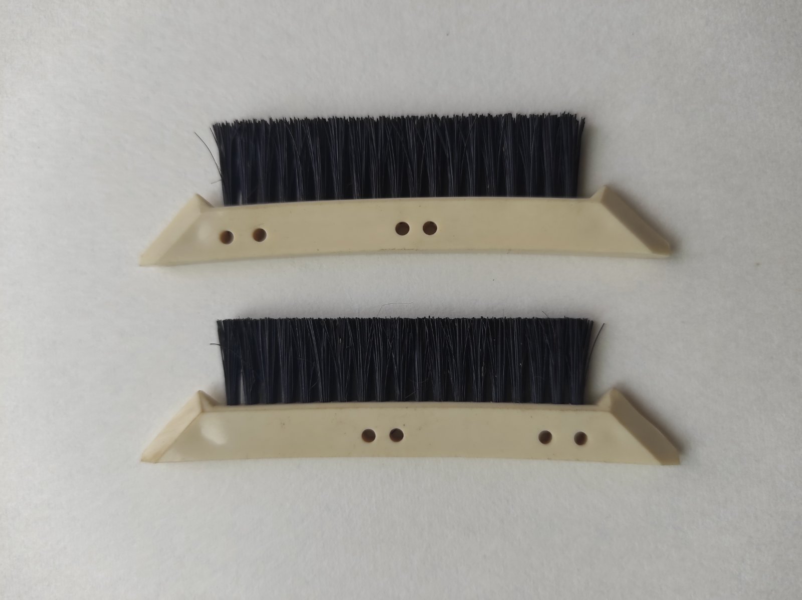 Щітка KR830 Brother для двухфонтурного плеча ціна вказана за пару