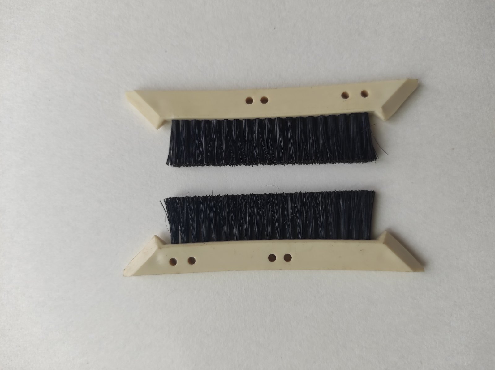 Щітка KR830 Brother для двухфонтурного плеча ціна вказана за пару