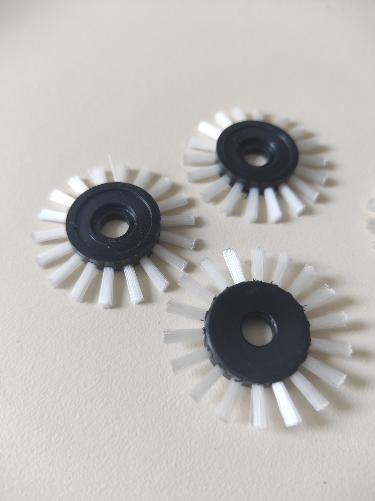 Коліщатко - щітка для основного плеча Silver Reed 