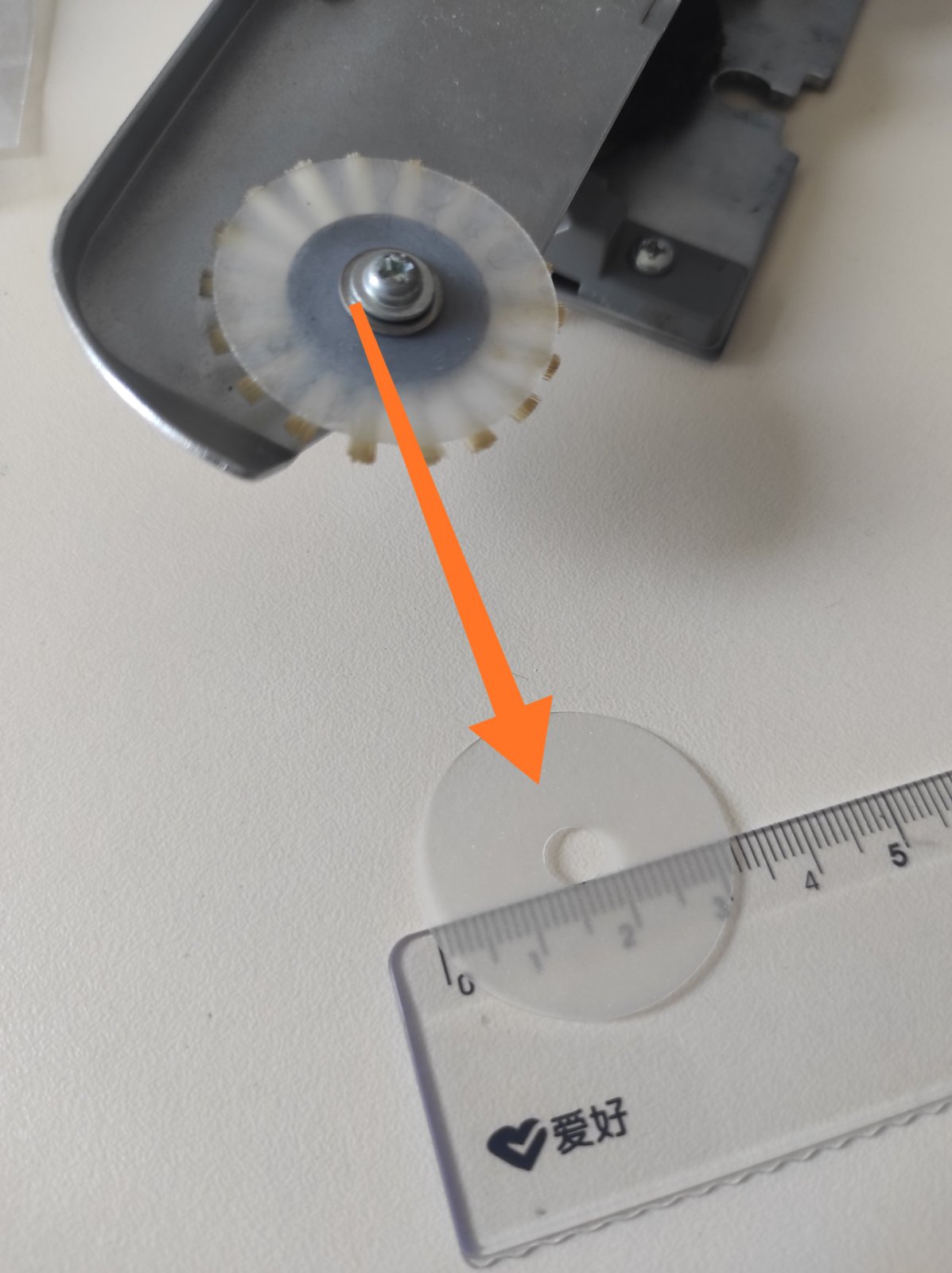 Прозора шайба до коліщатко - щітка основного плеча Silver Reed 